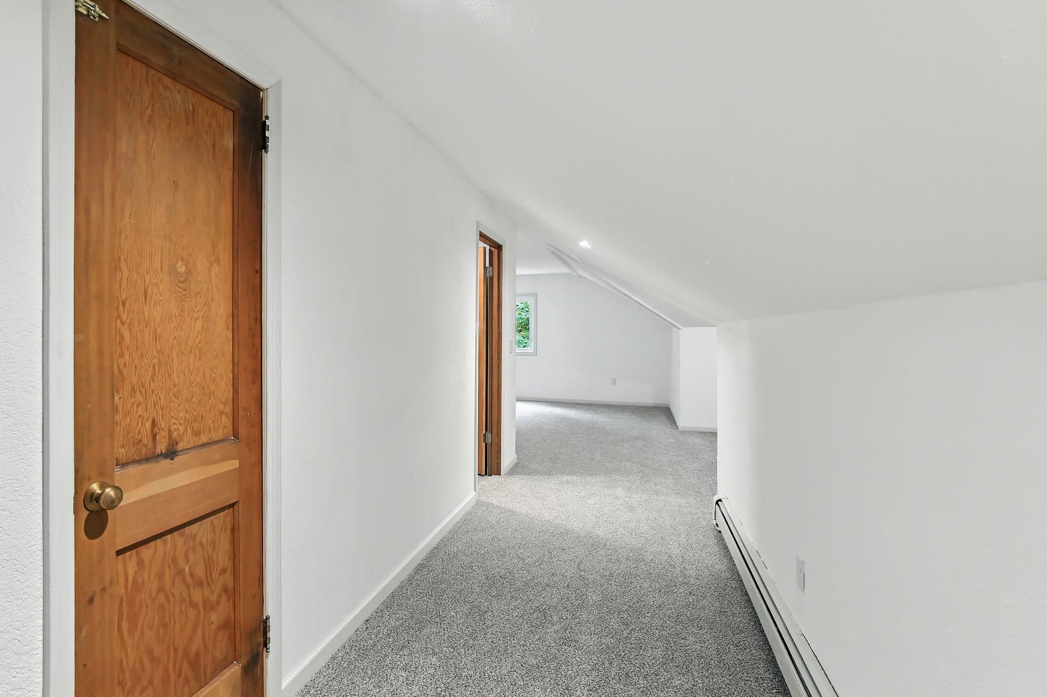 770 Viking Drive E Property Photo 16