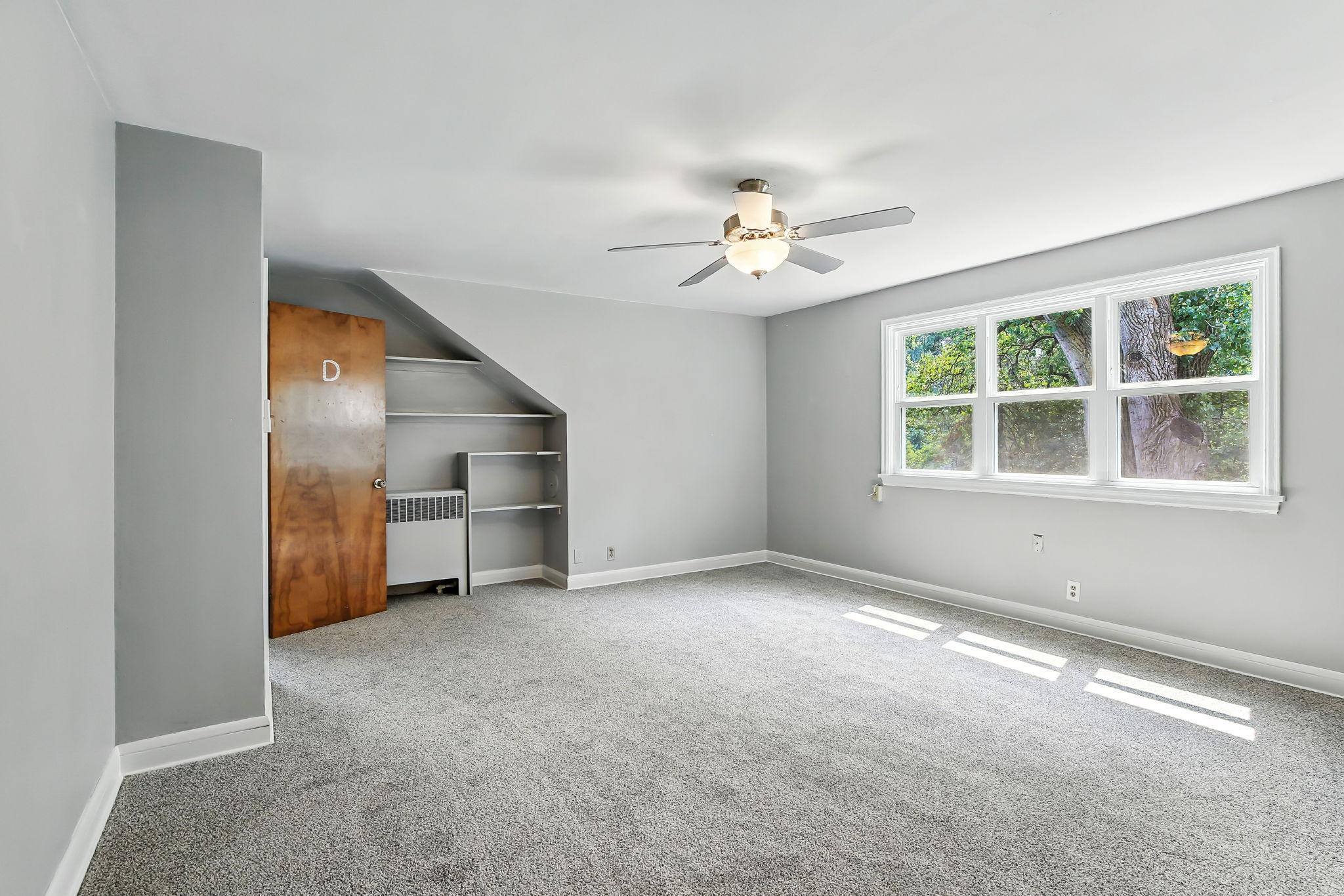 770 Viking Drive E Property Photo 20