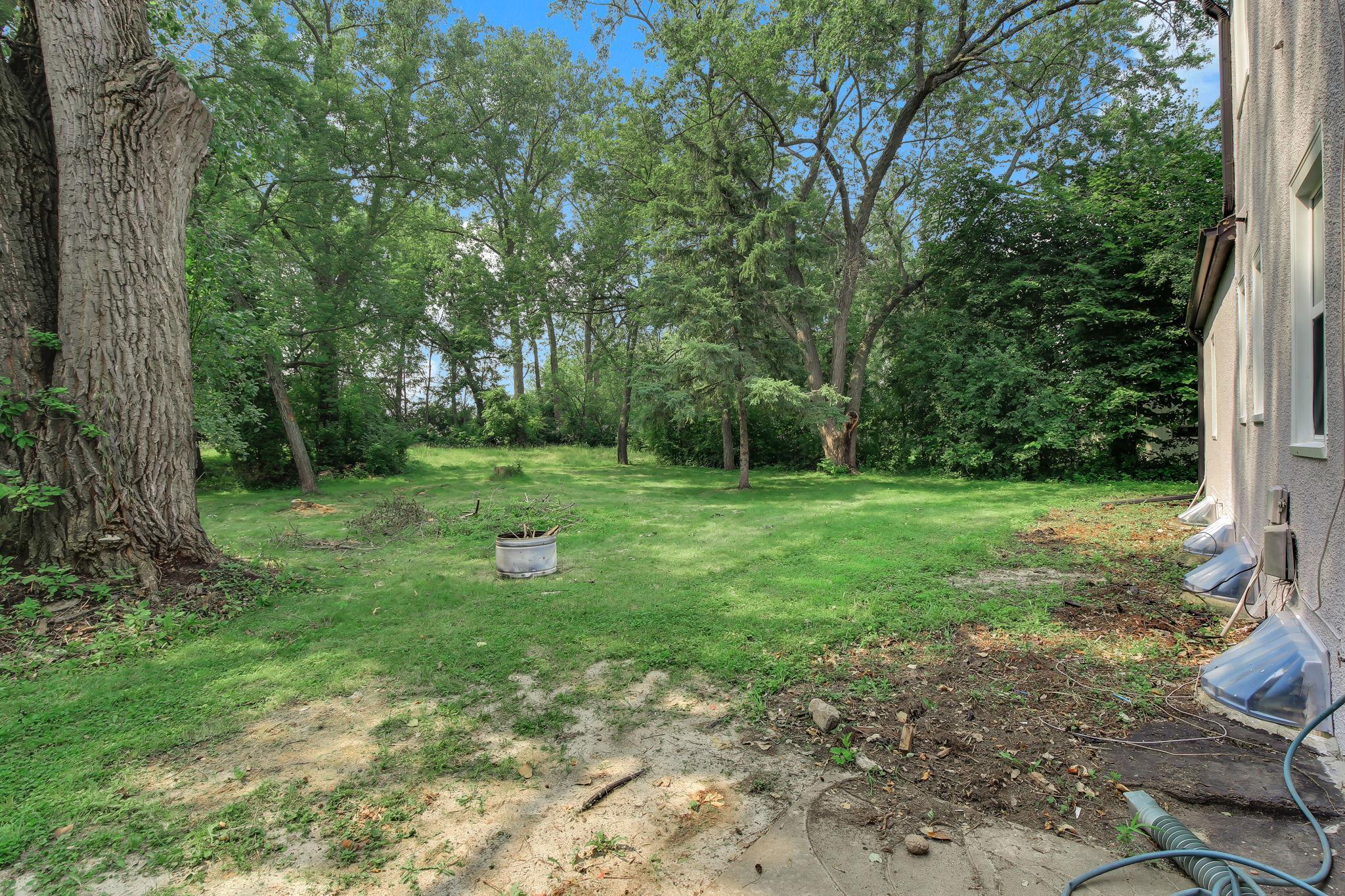 770 Viking Drive E Property Photo 25