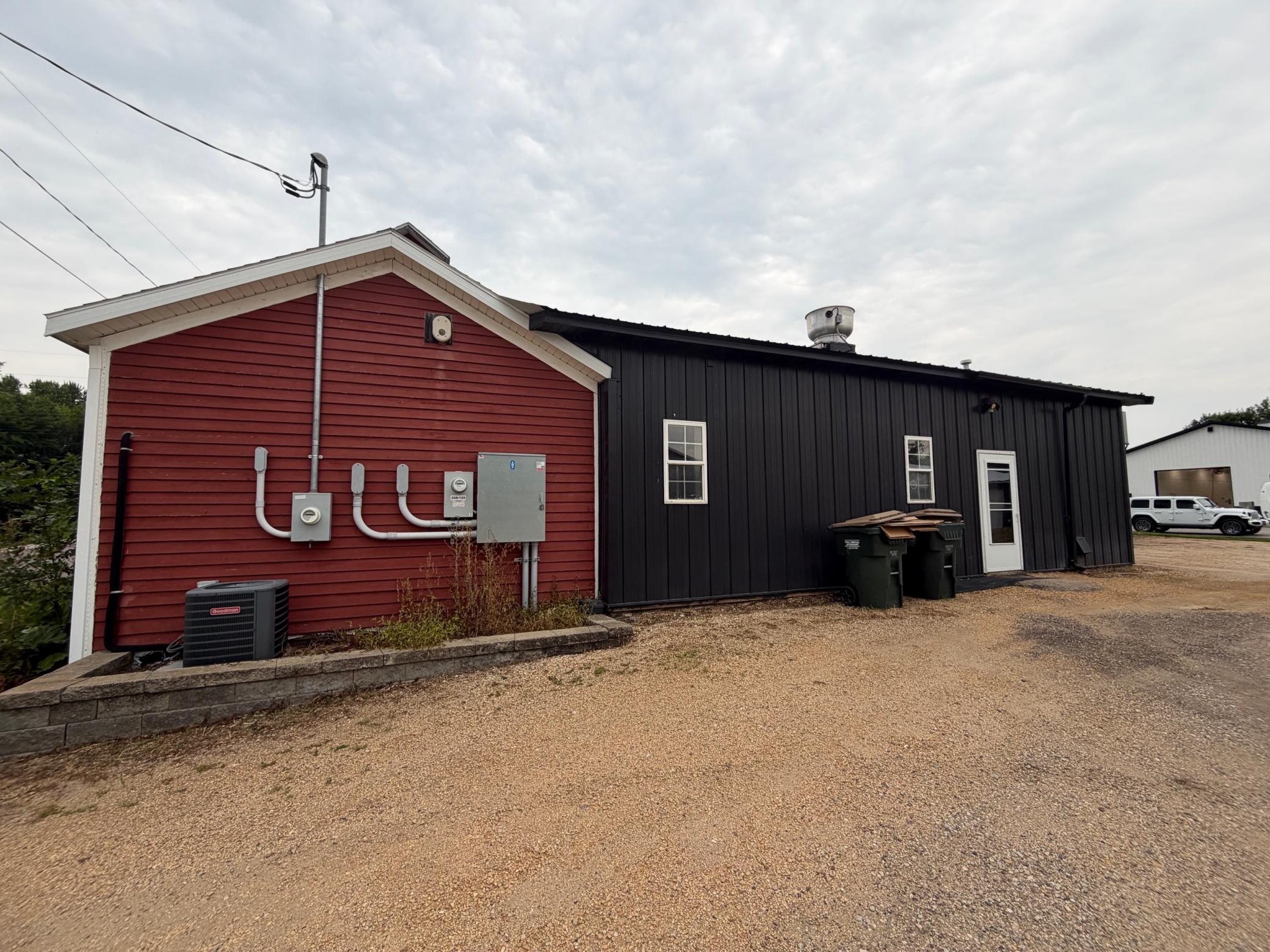 410 State Highway 60 W Property Photo 2