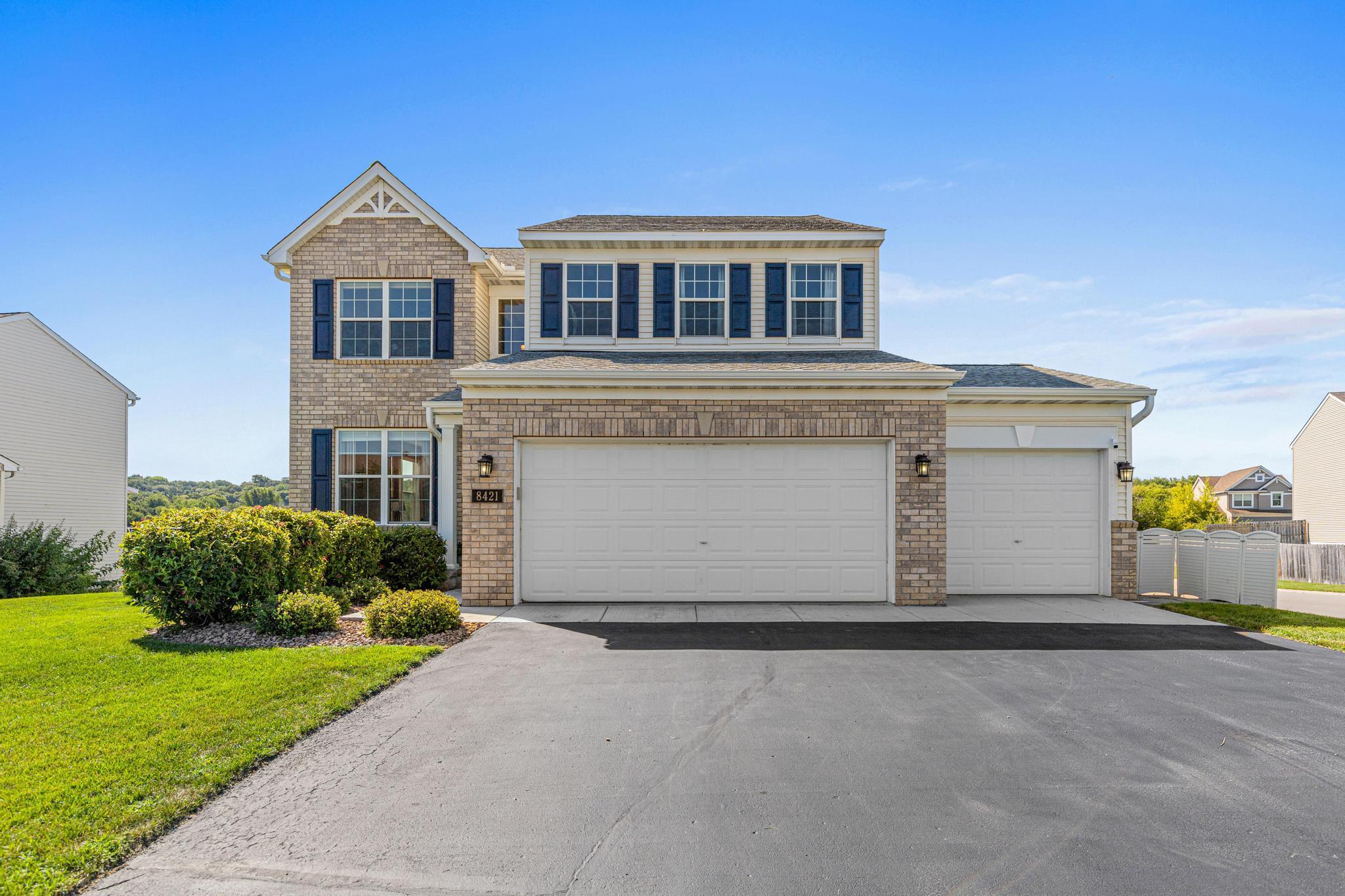 8421 Blazing Star Circle Property Photo 1