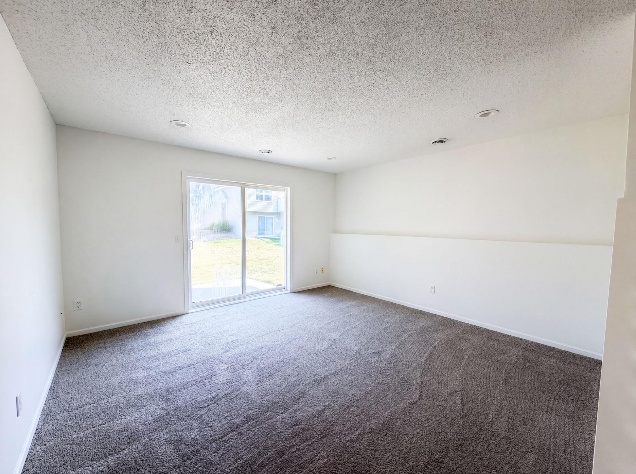 7476 Hampton Lane Property Photo 6