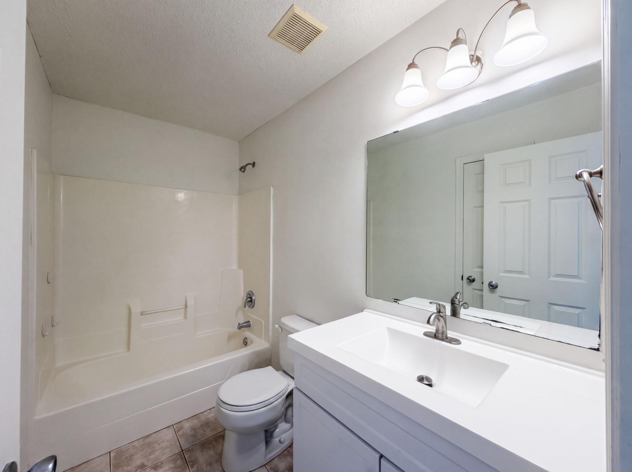 7476 Hampton Lane Property Photo 13