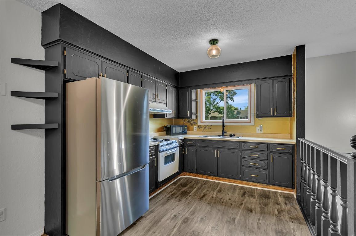 909 E Baker Street Property Photo 11