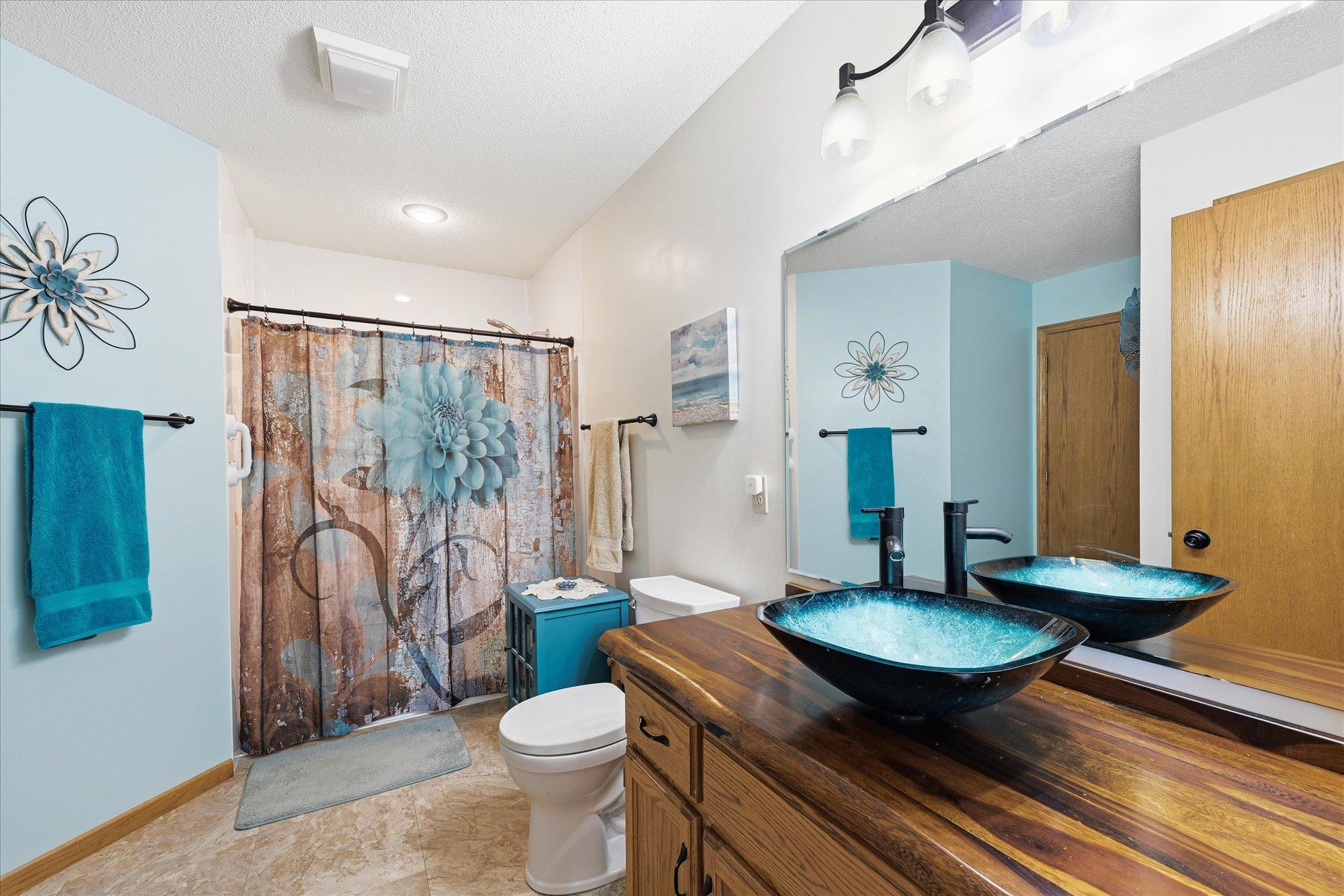 660 Riverview Drive 560 Property Photo 28