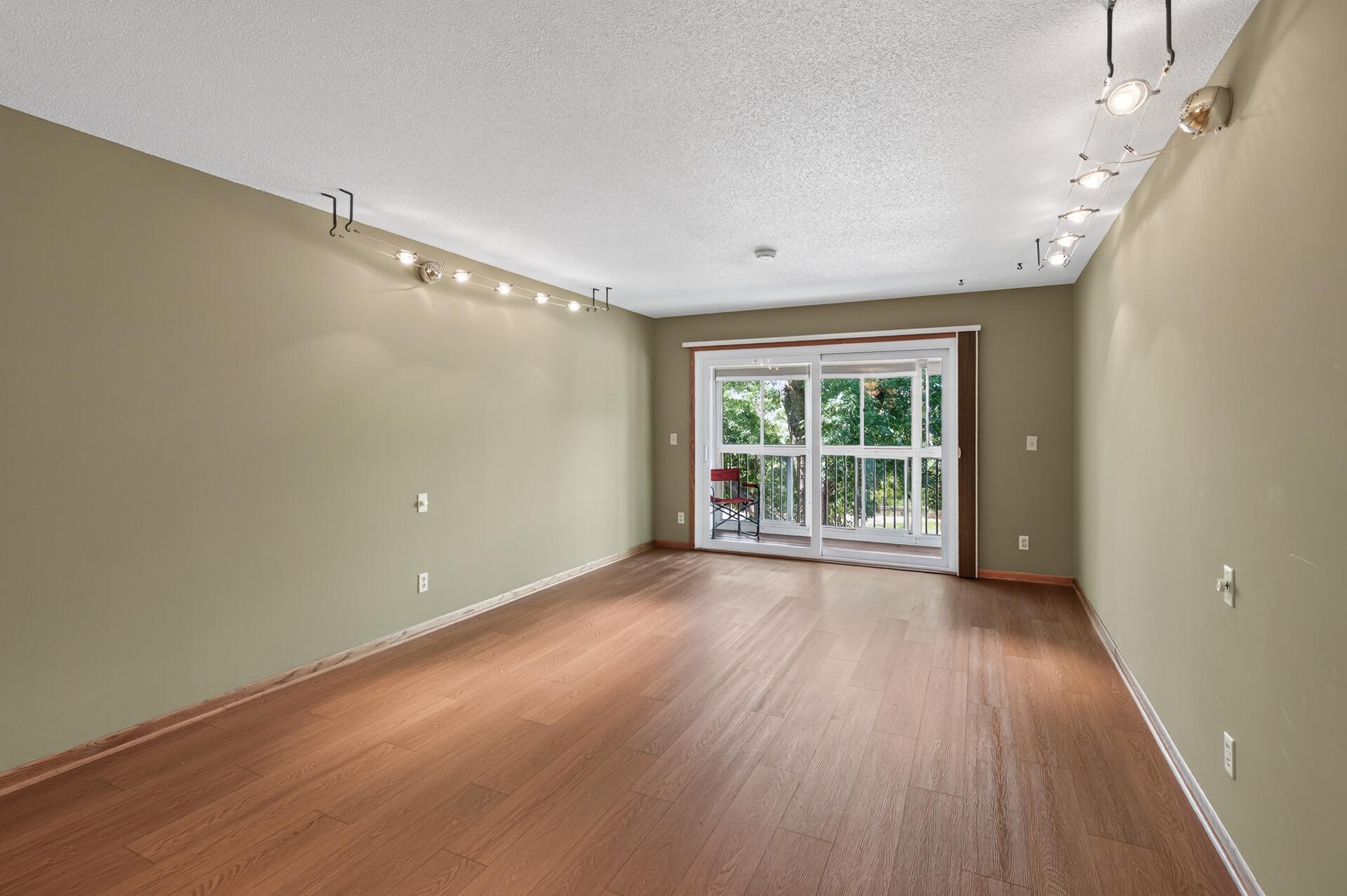 122 Demont Avenue E 362 Property Photo 11