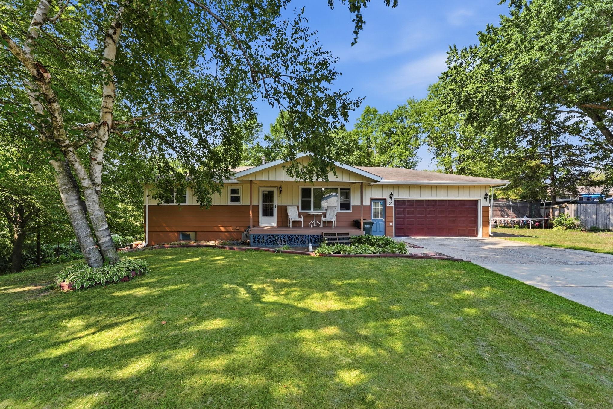 317 9th Avenue S Property Photo 2