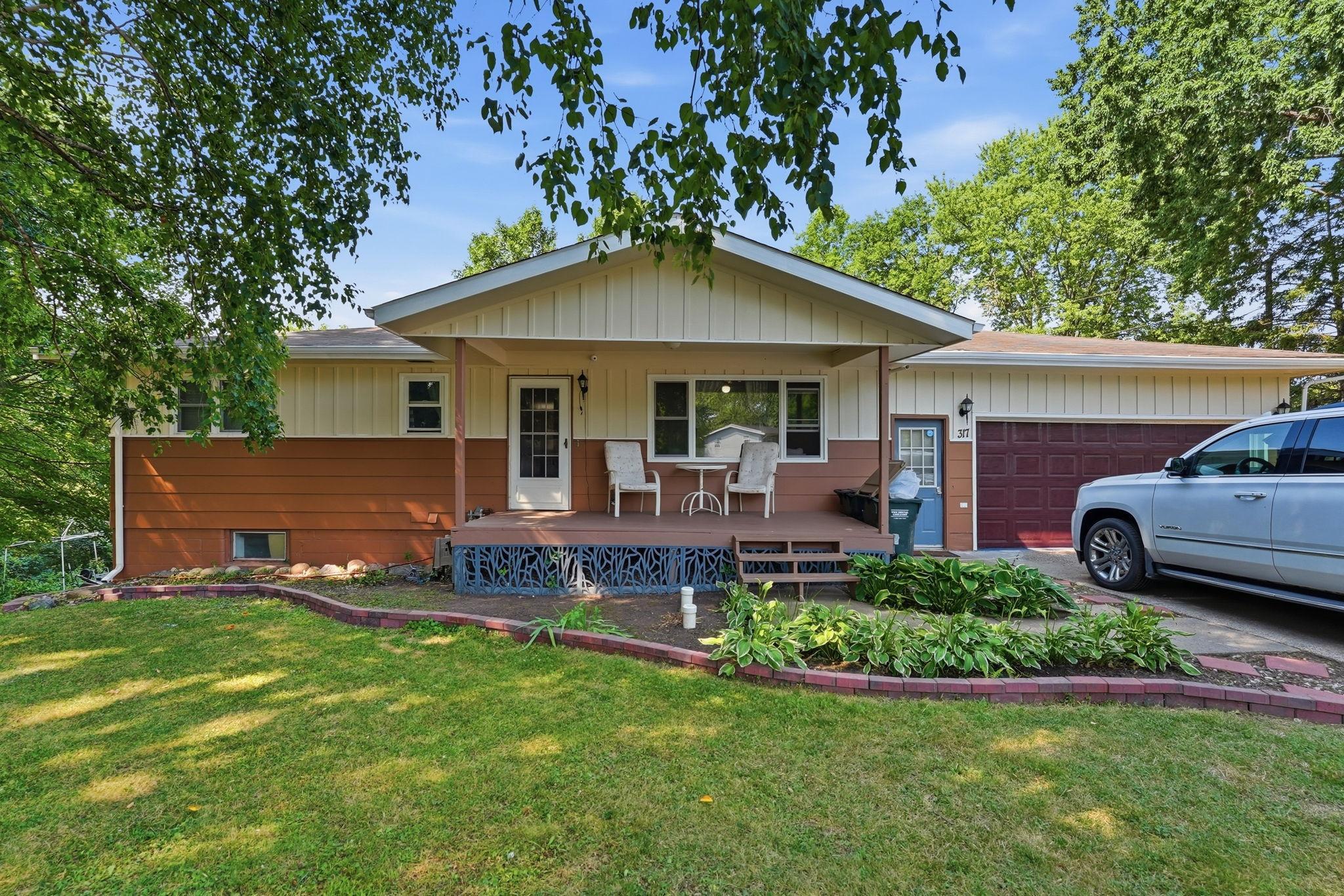 317 9th Avenue S Property Photo 5