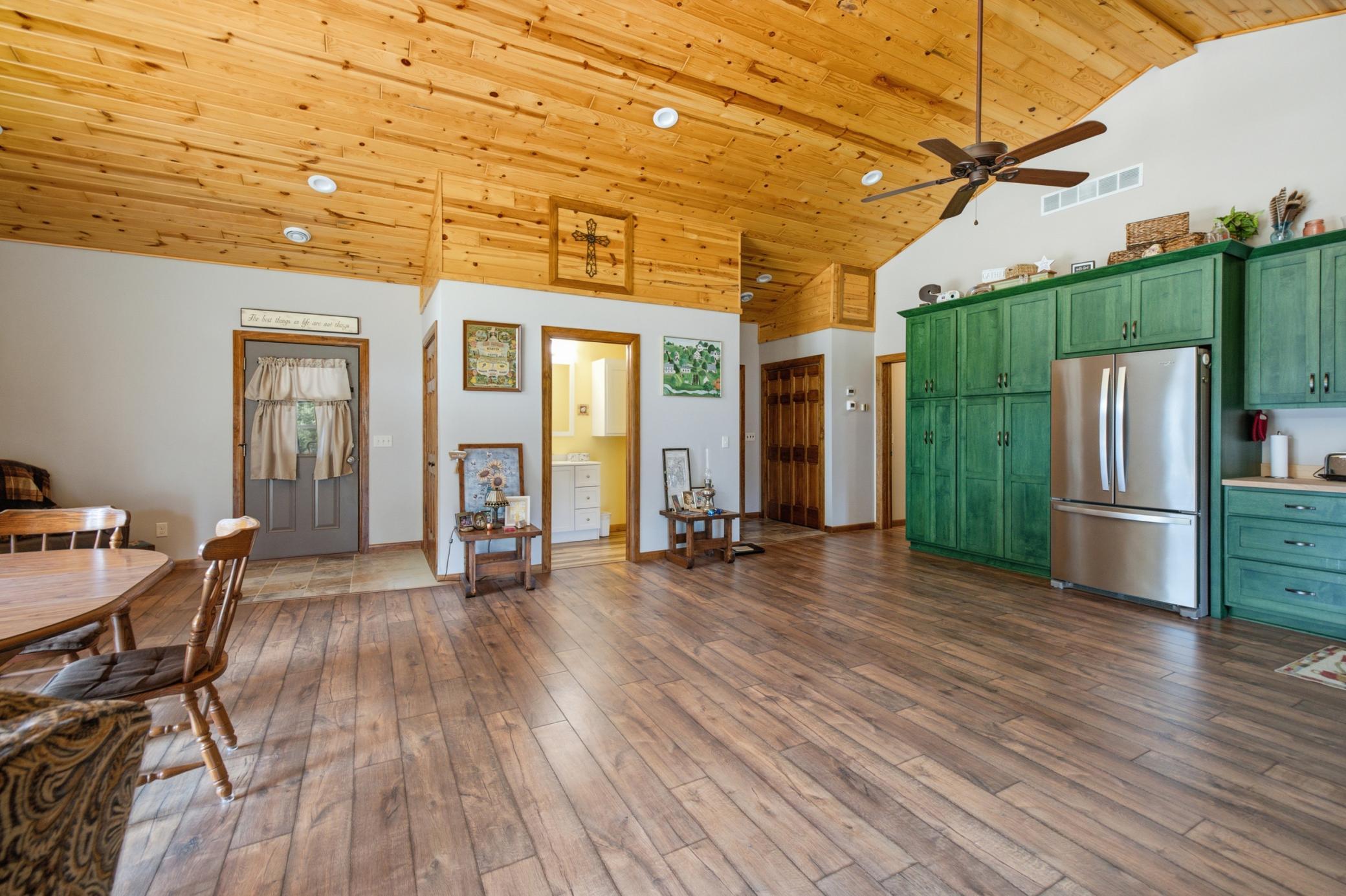 33210 Rolling Oaks Lane Property Photo 9