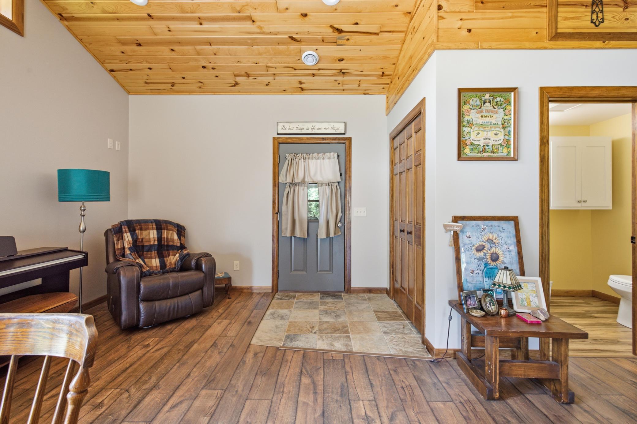 33210 Rolling Oaks Lane Property Photo 12