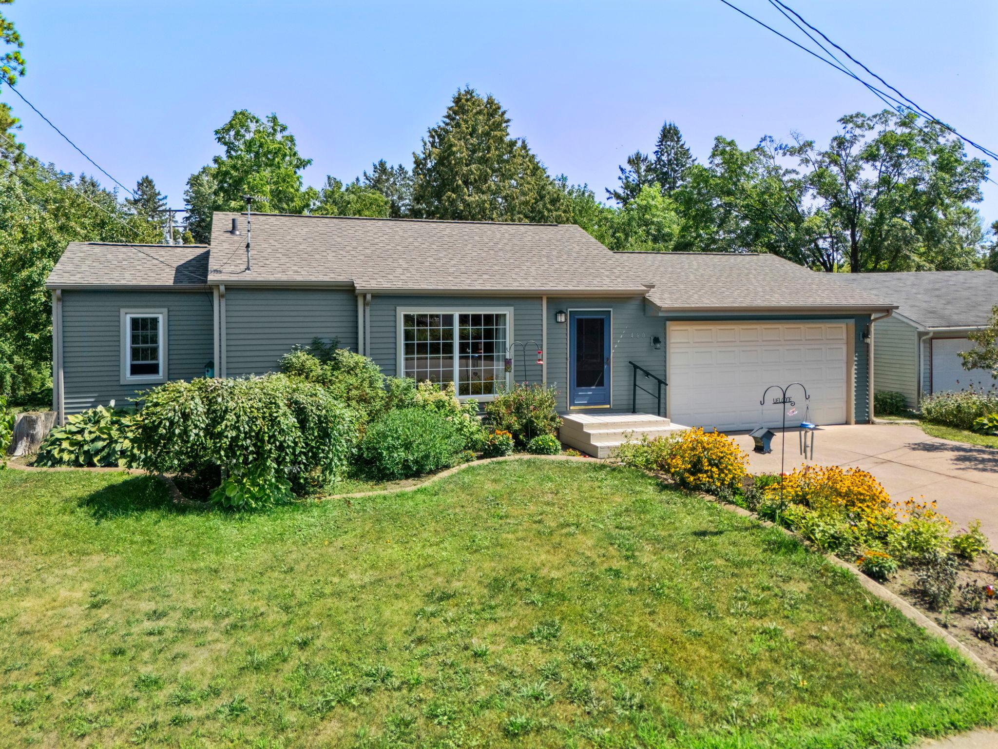 460 S Grey Avenue Property Photo 1