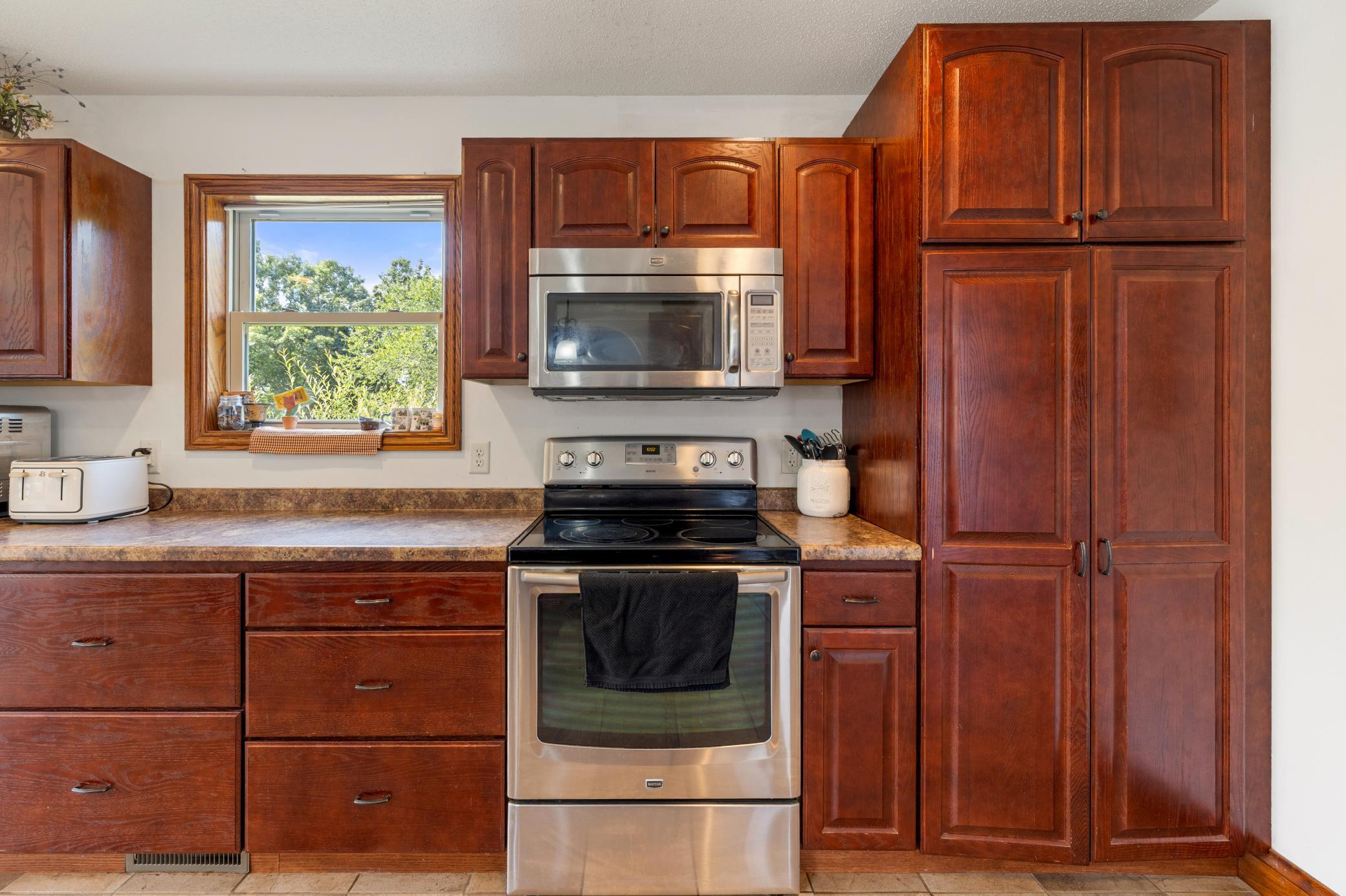 W15852 Sun Meadow Lane Property Photo 4
