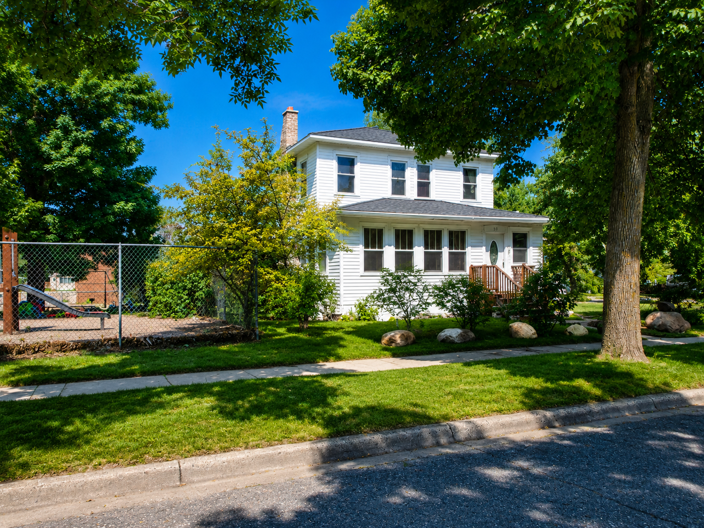 319 5th Street Ne Property Photo 2
