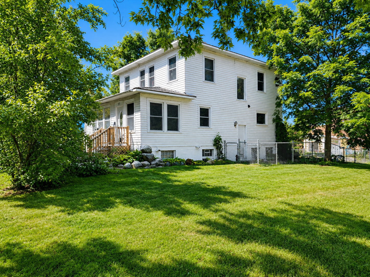 319 5th Street Ne Property Photo 3