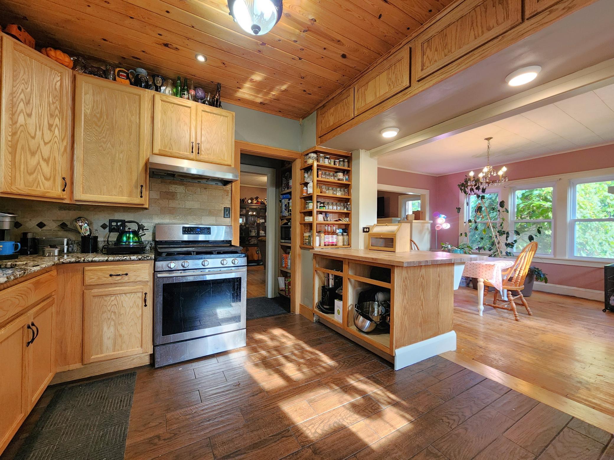 319 5th Street Ne Property Photo 5
