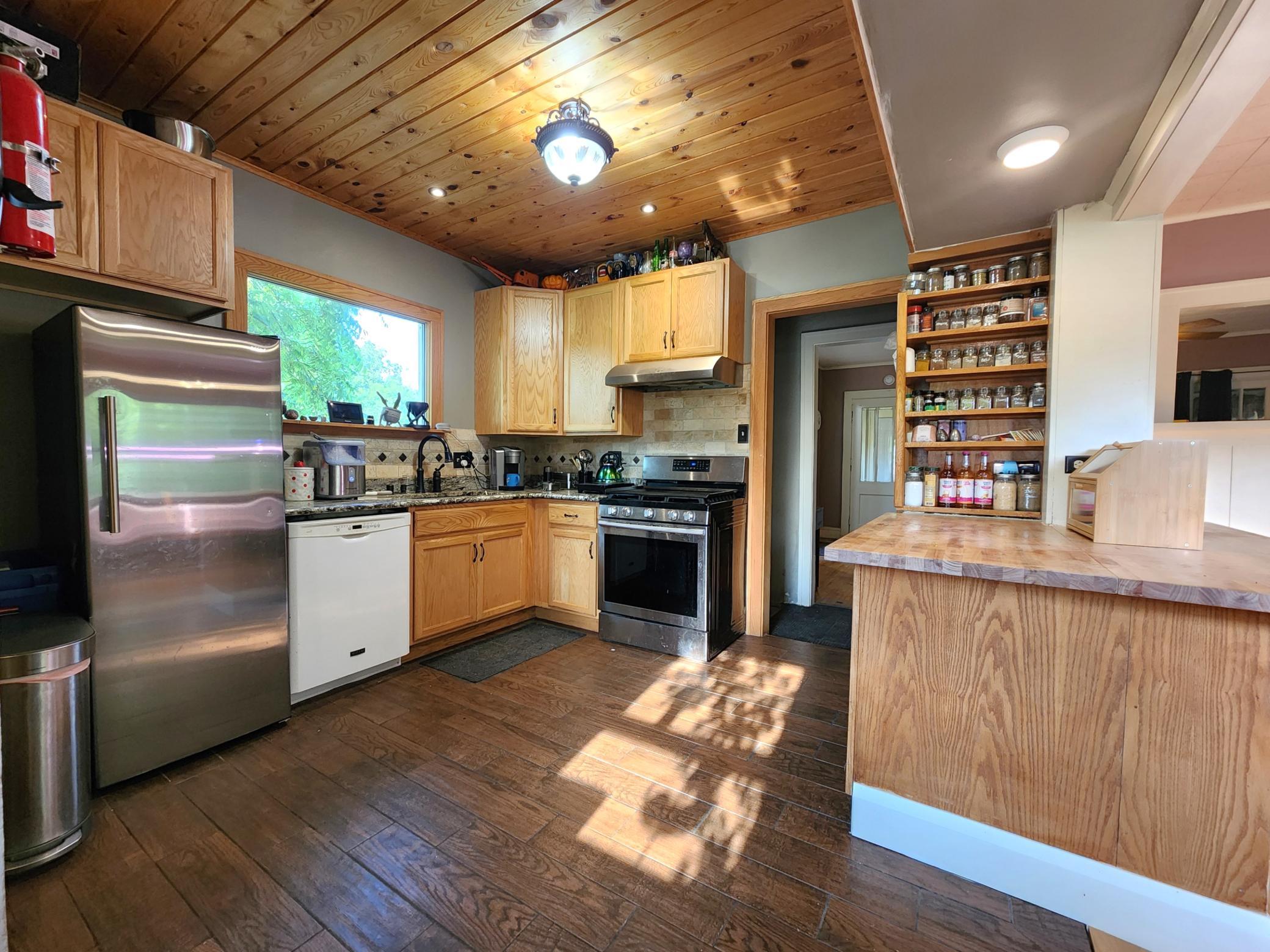 319 5th Street Ne Property Photo 6