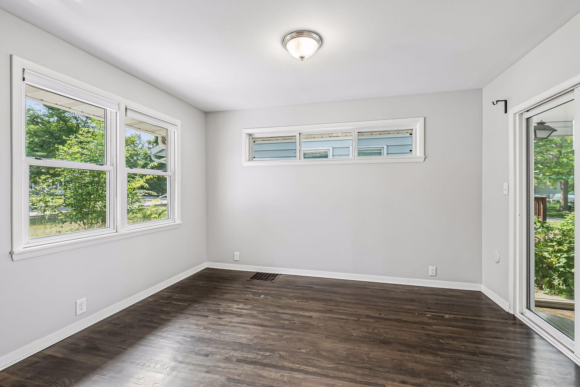 5900 Queen Avenue S Property Photo 6