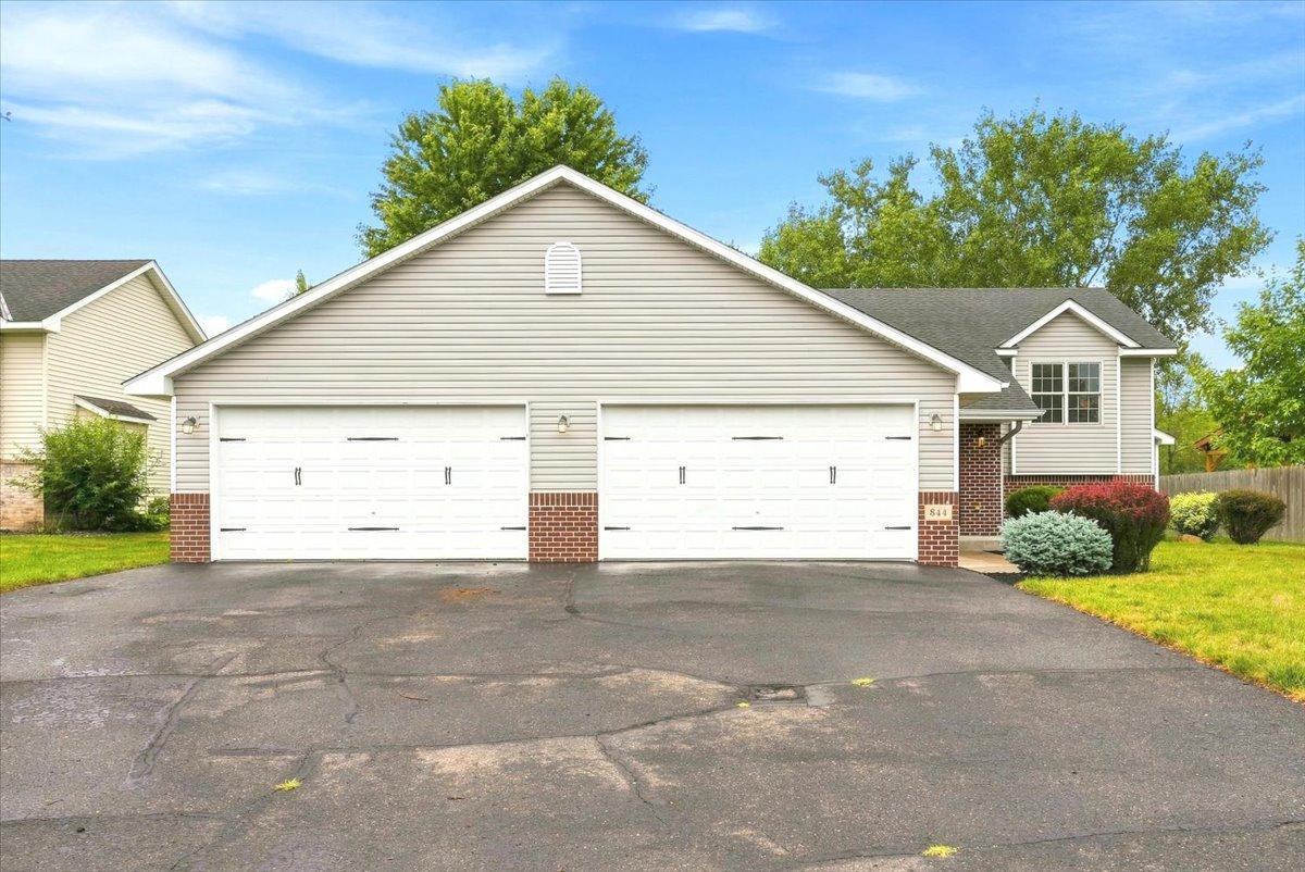 844 Plum Tree Lane Property Photo 1