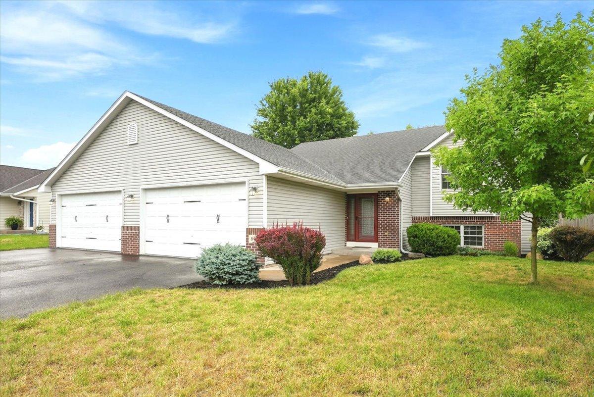 844 Plum Tree Lane Property Photo 2