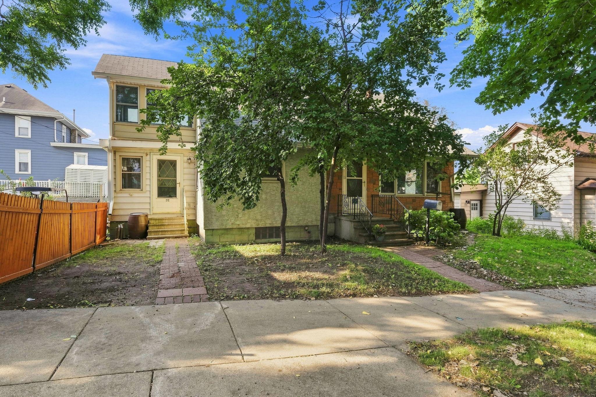 212 3rd Street E Property Photo 2