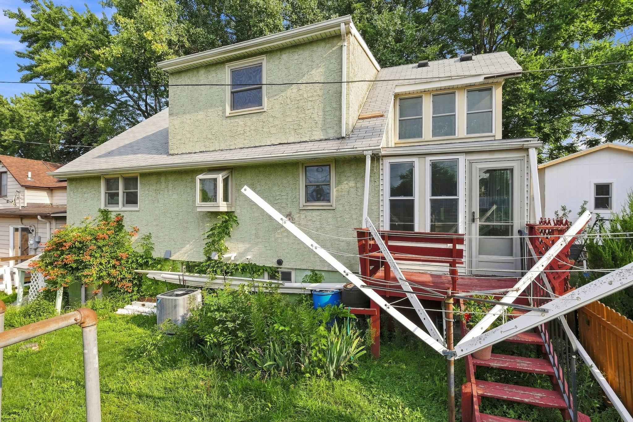 212 3rd Street E Property Photo 5