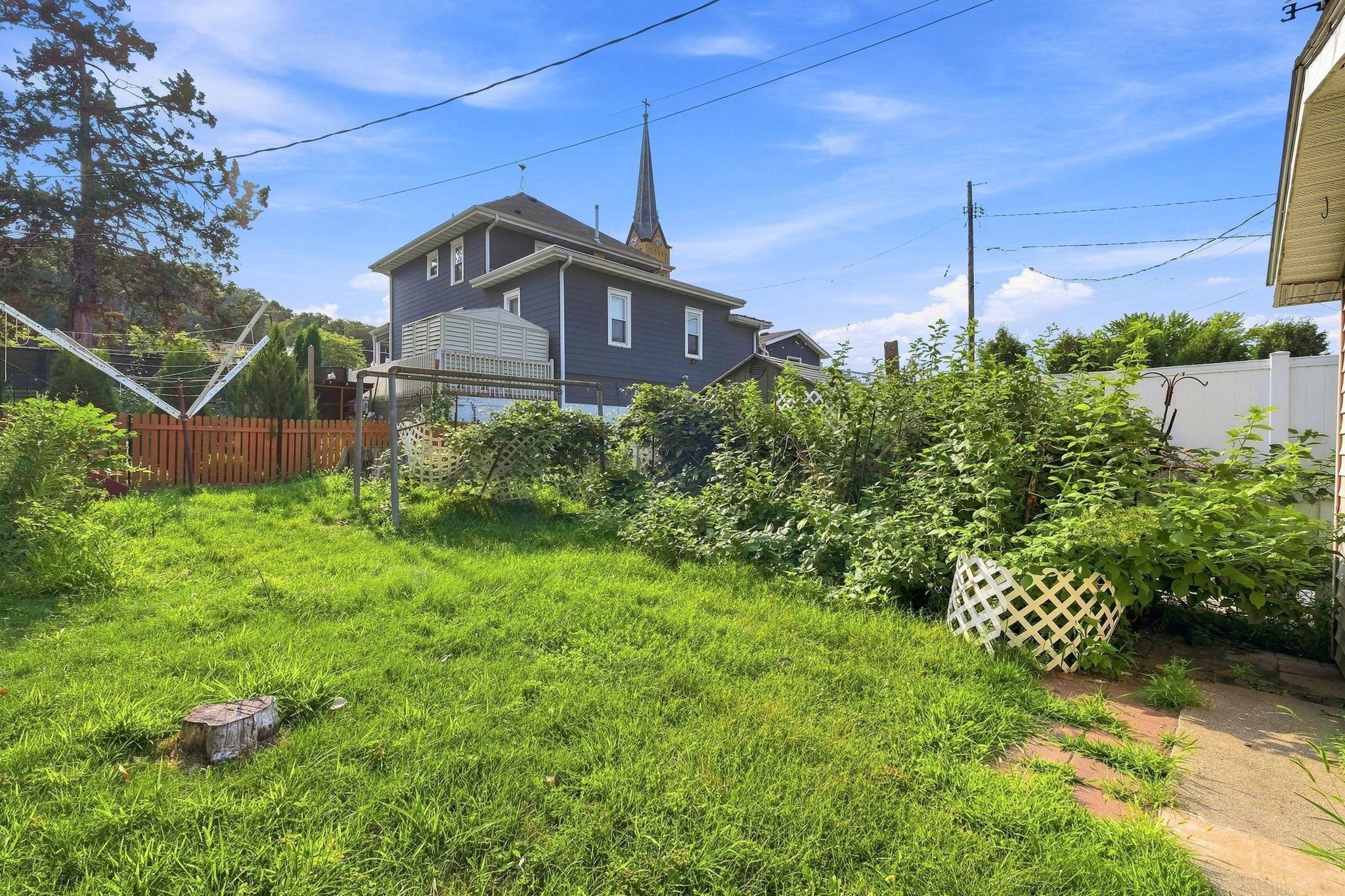 212 3rd Street E Property Photo 7