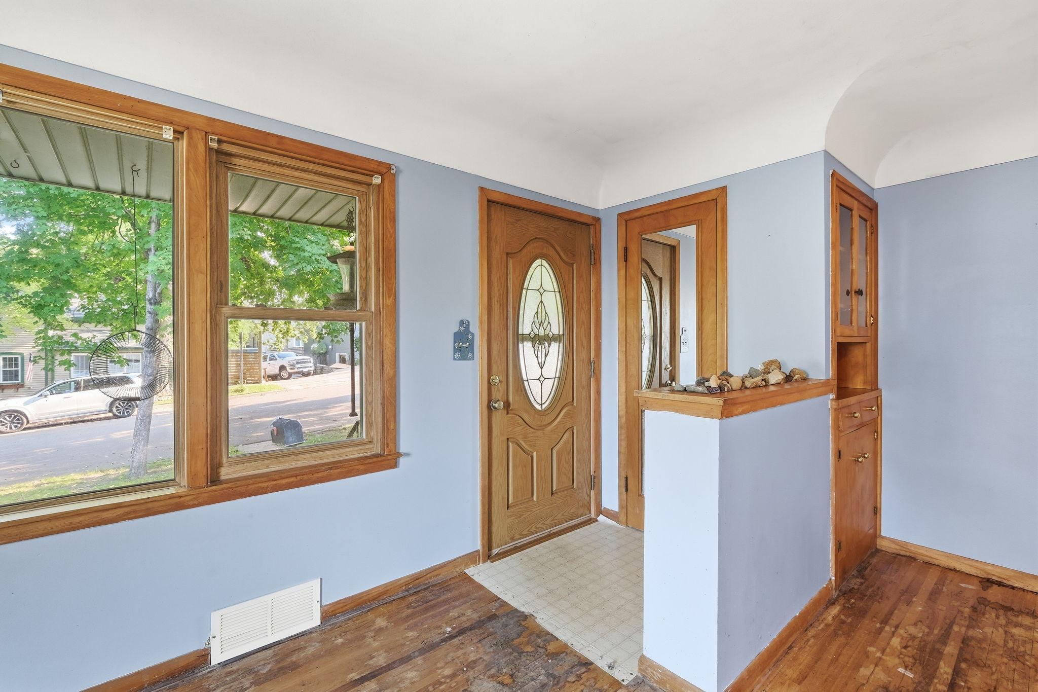 212 3rd Street E Property Photo 9