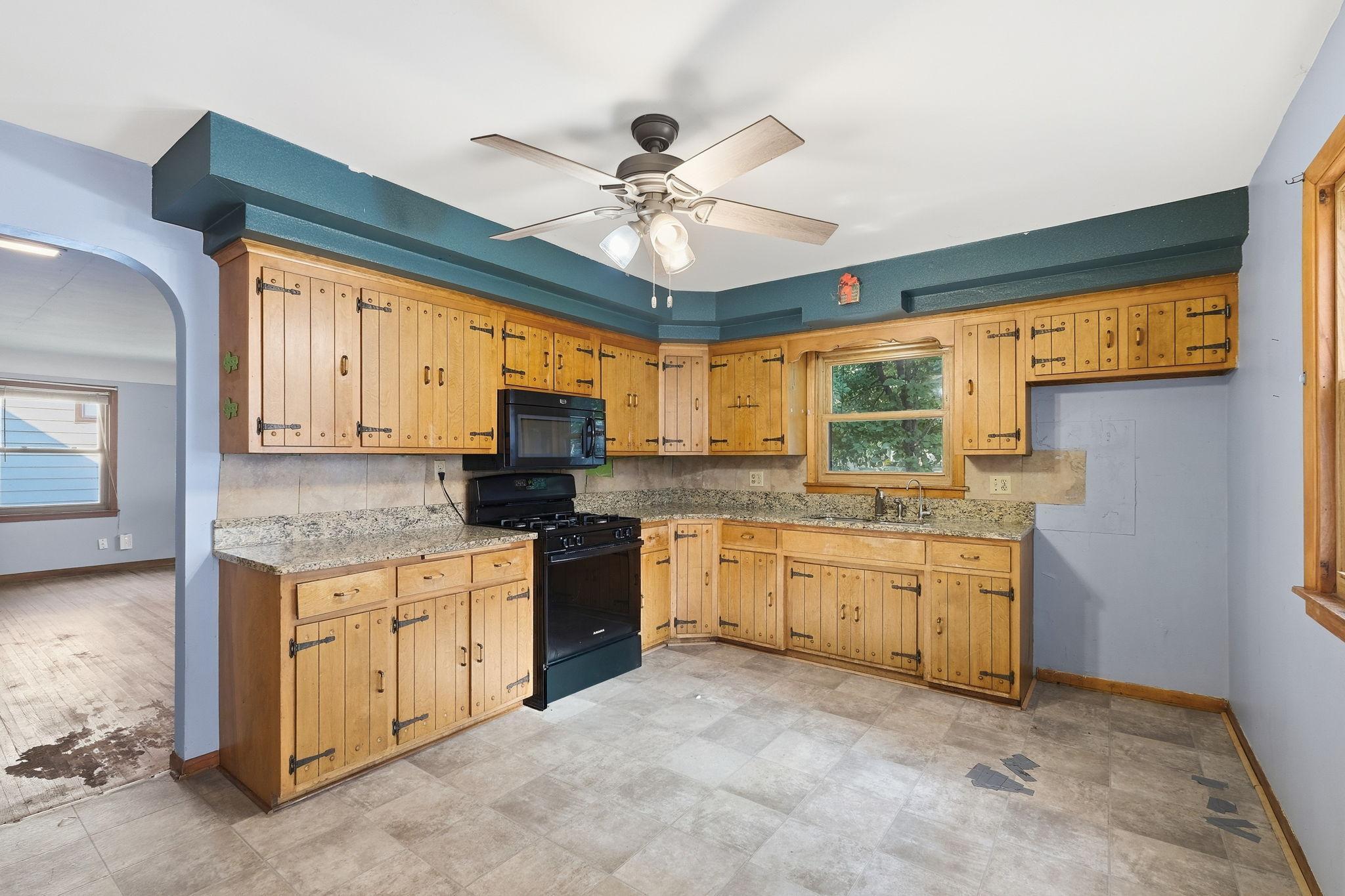 212 3rd Street E Property Photo 13
