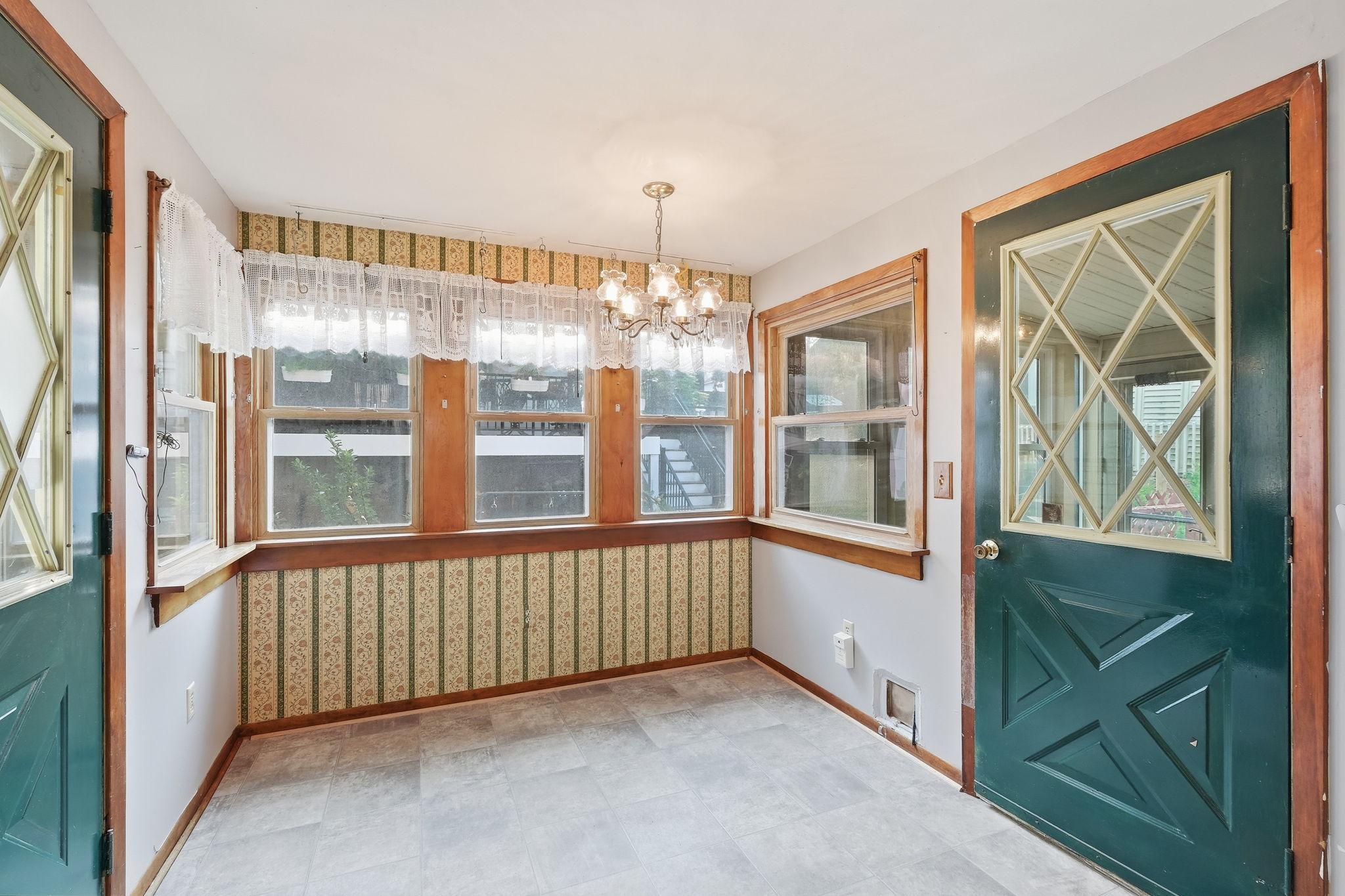 212 3rd Street E Property Photo 16