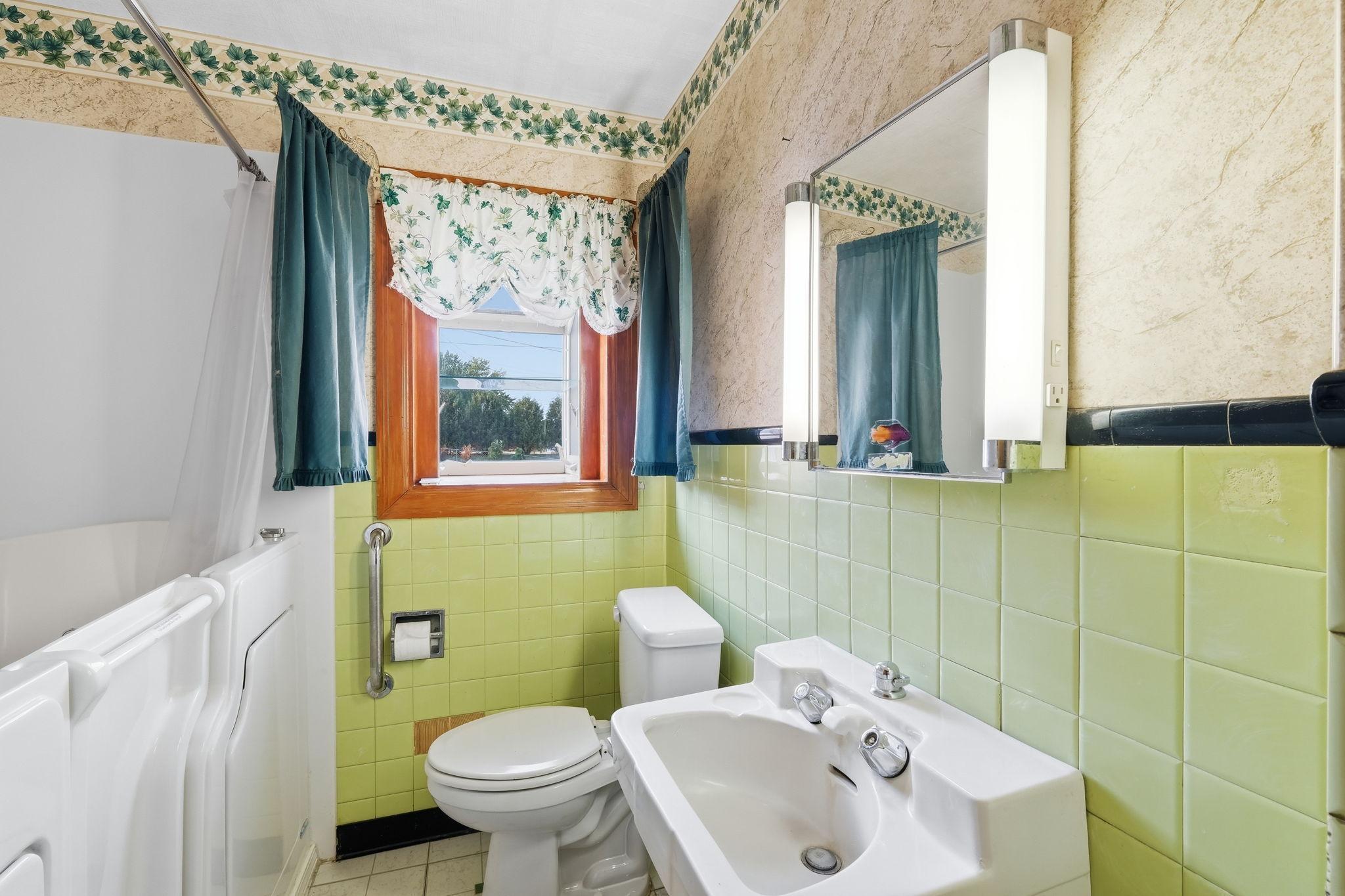 212 3rd Street E Property Photo 19