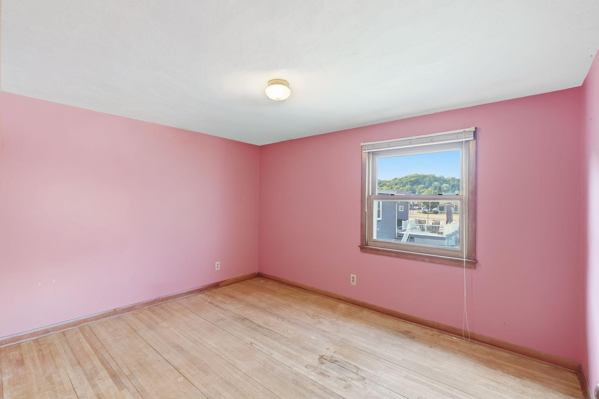 212 3rd Street E Property Photo 23