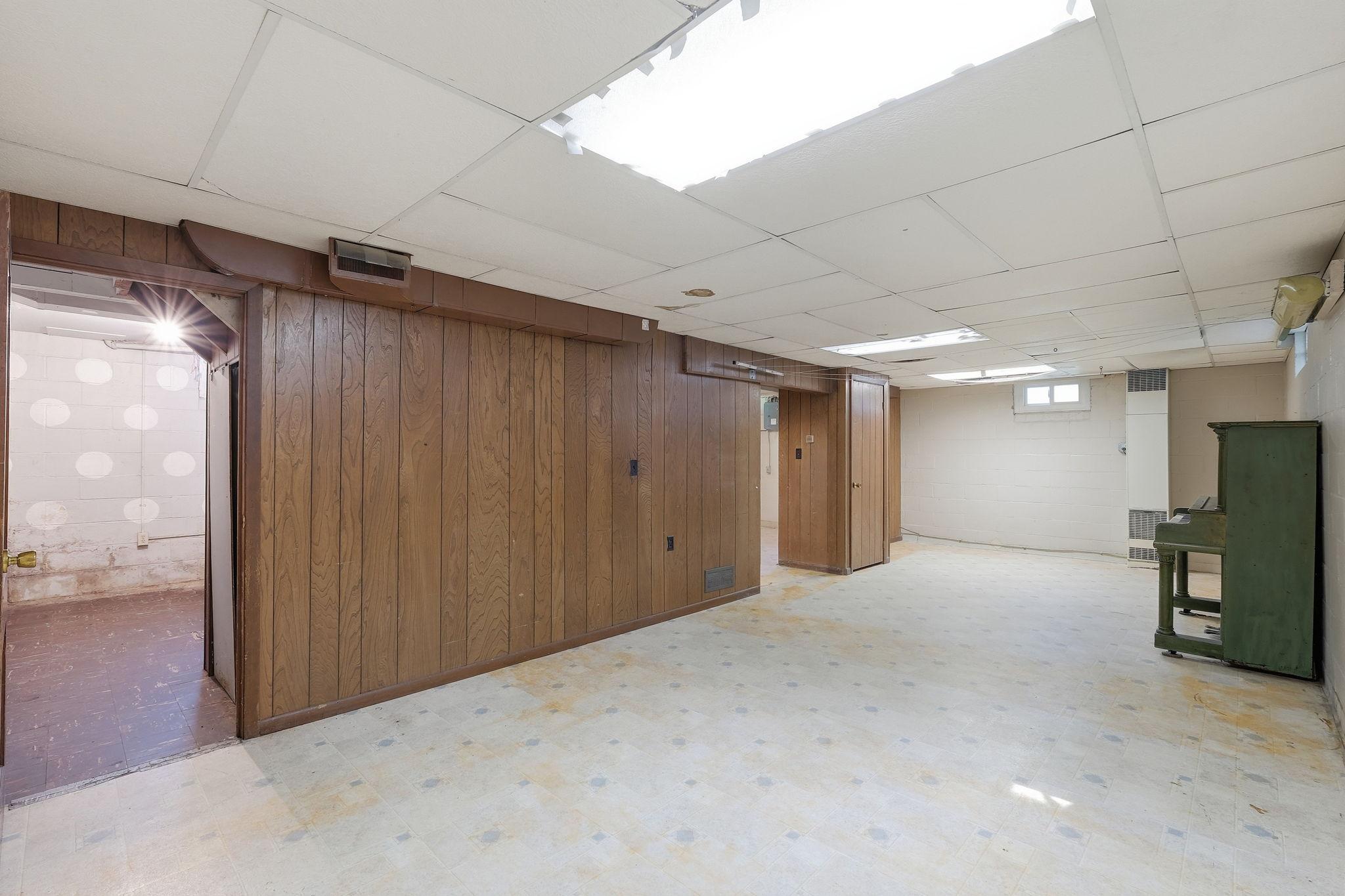 212 3rd Street E Property Photo 26