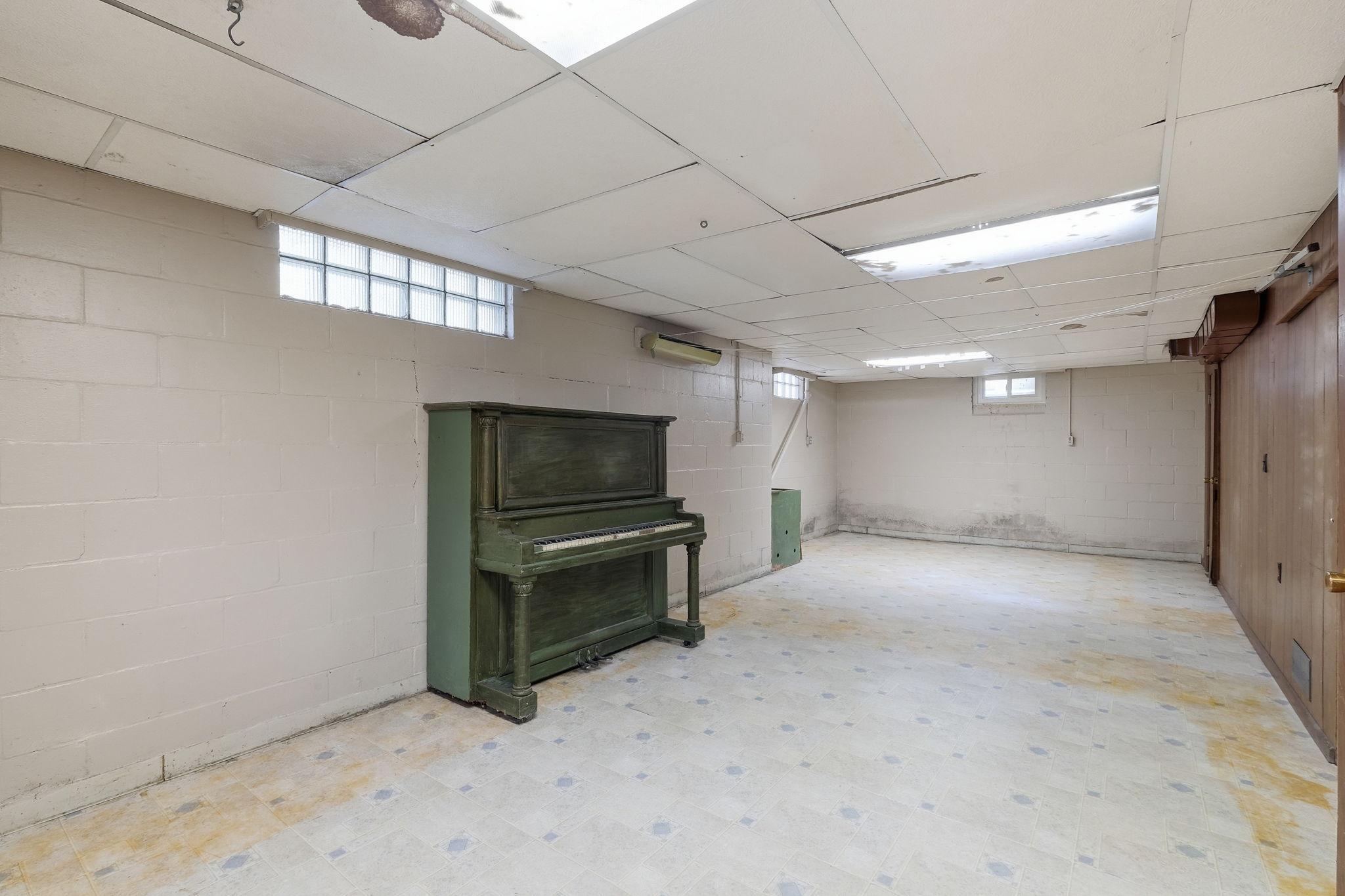 212 3rd Street E Property Photo 27