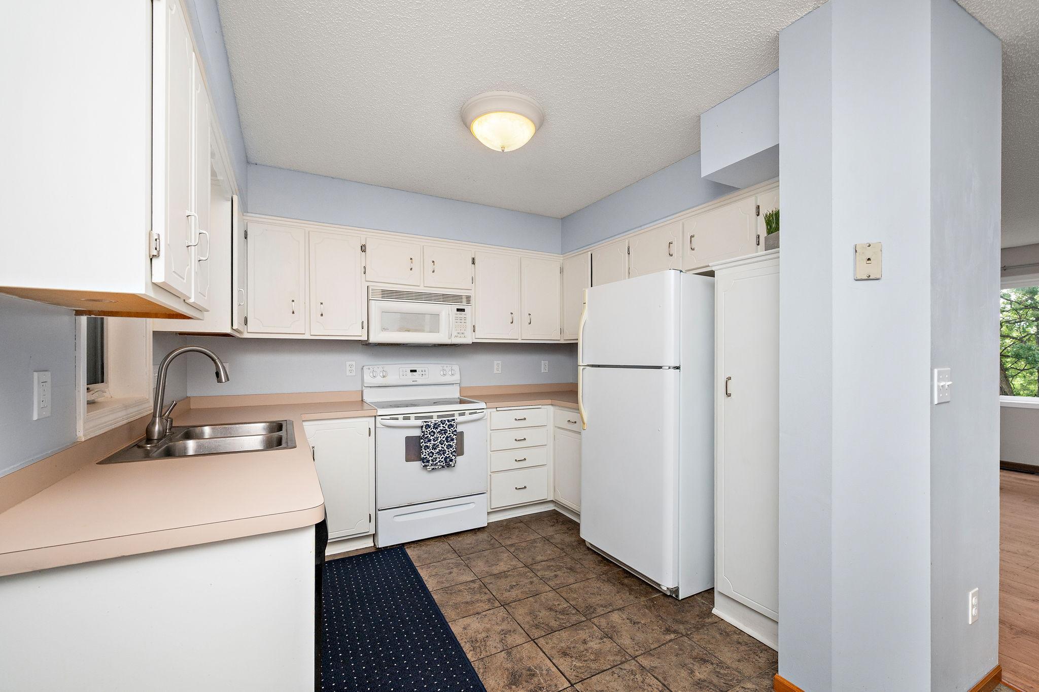 5485 Bunker Lake Boulevard Nw Property Photo 9