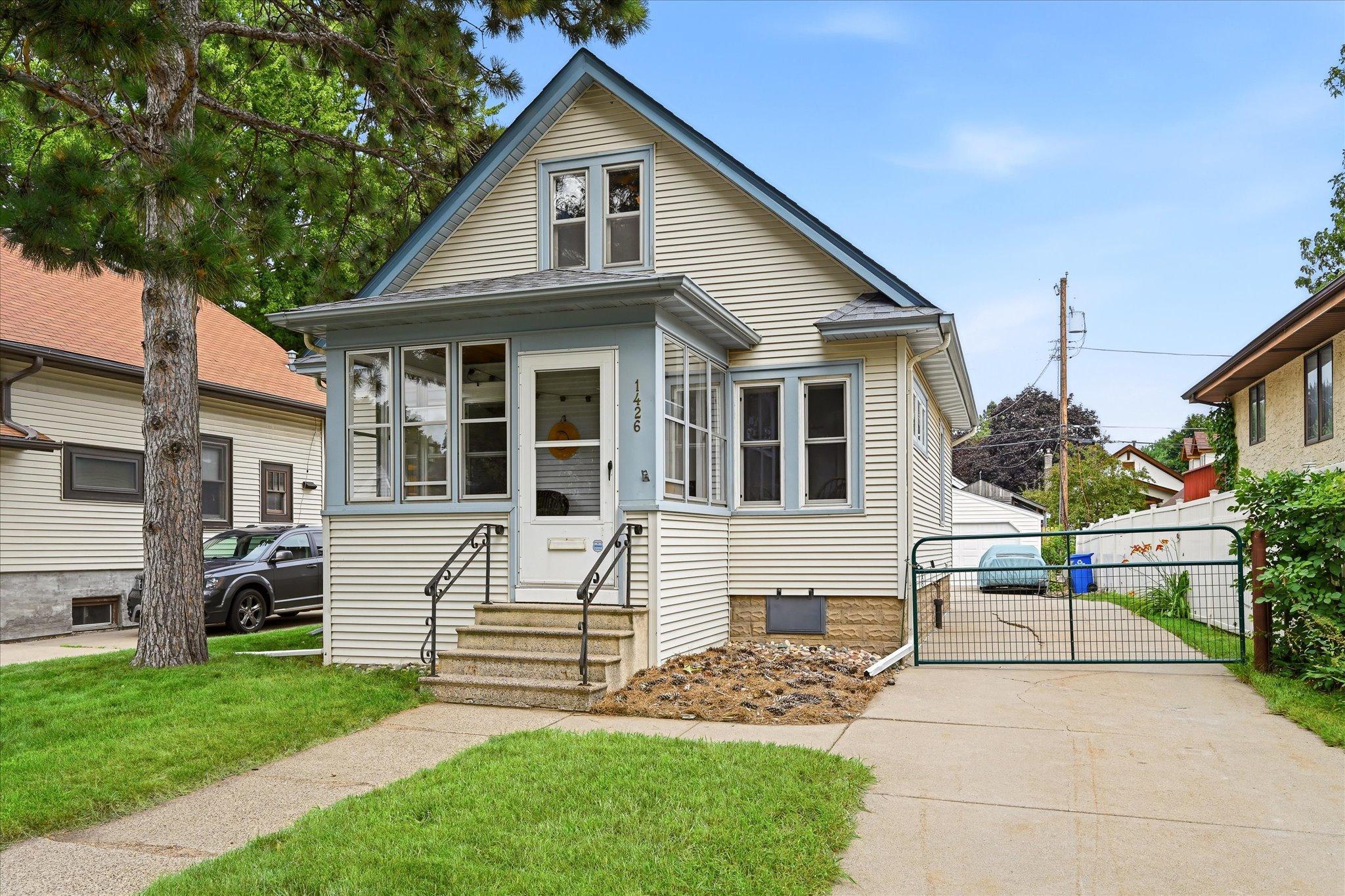 1426 Pascal Street N Property Photo 1