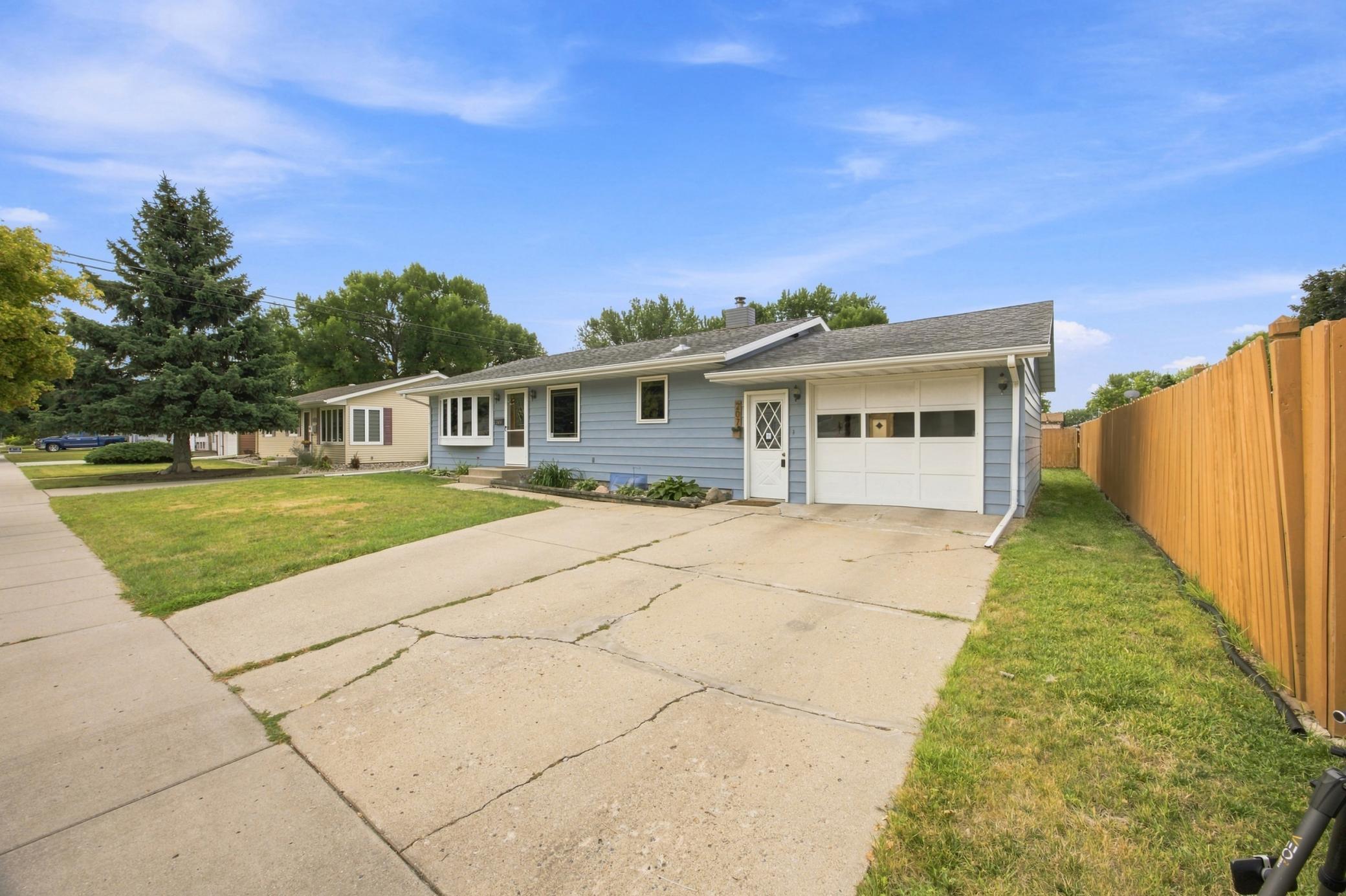 207 7th Avenue E Property Photo 2