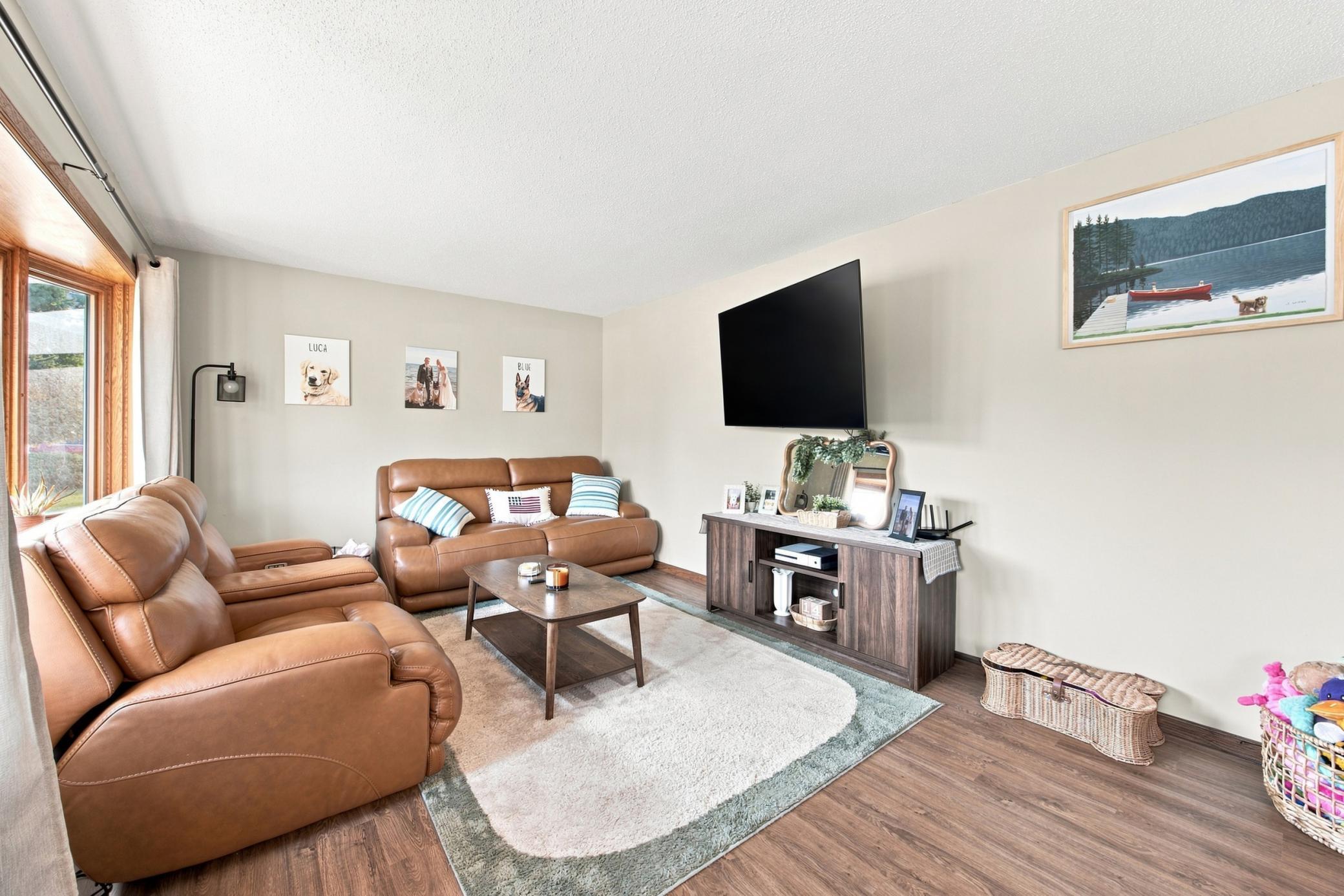 207 7th Avenue E Property Photo 5
