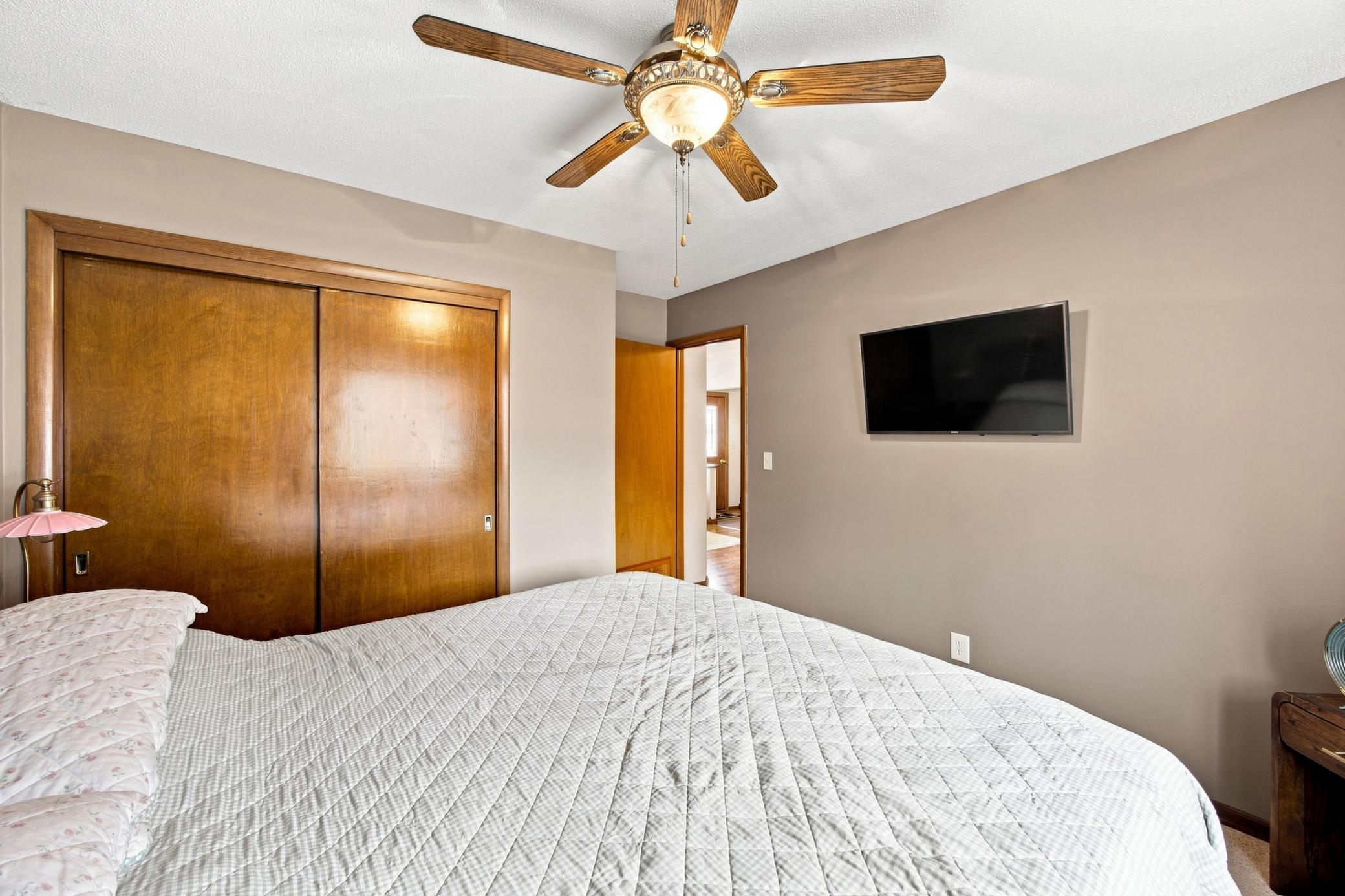 207 7th Avenue E Property Photo 12