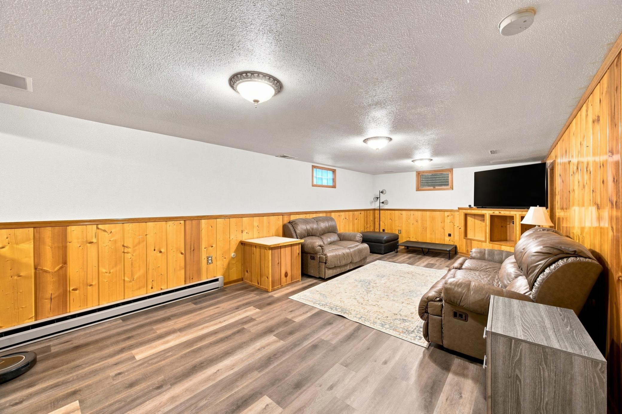 207 7th Avenue E Property Photo 18