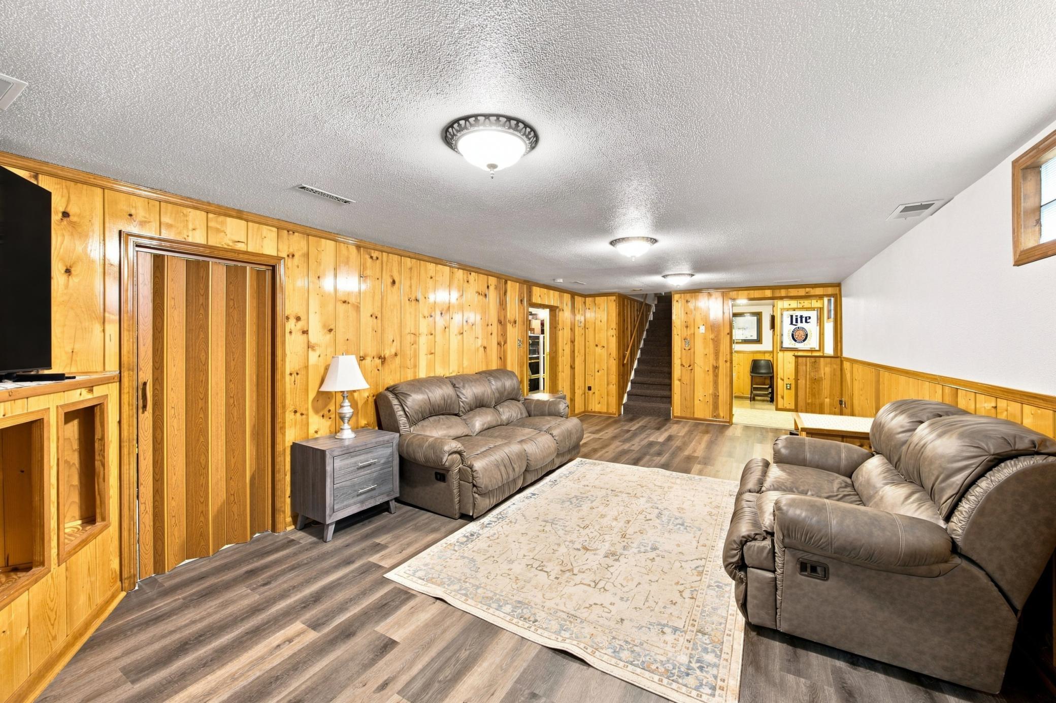 207 7th Avenue E Property Photo 19