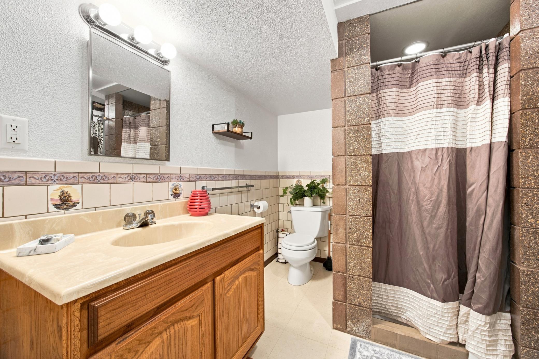 207 7th Avenue E Property Photo 21