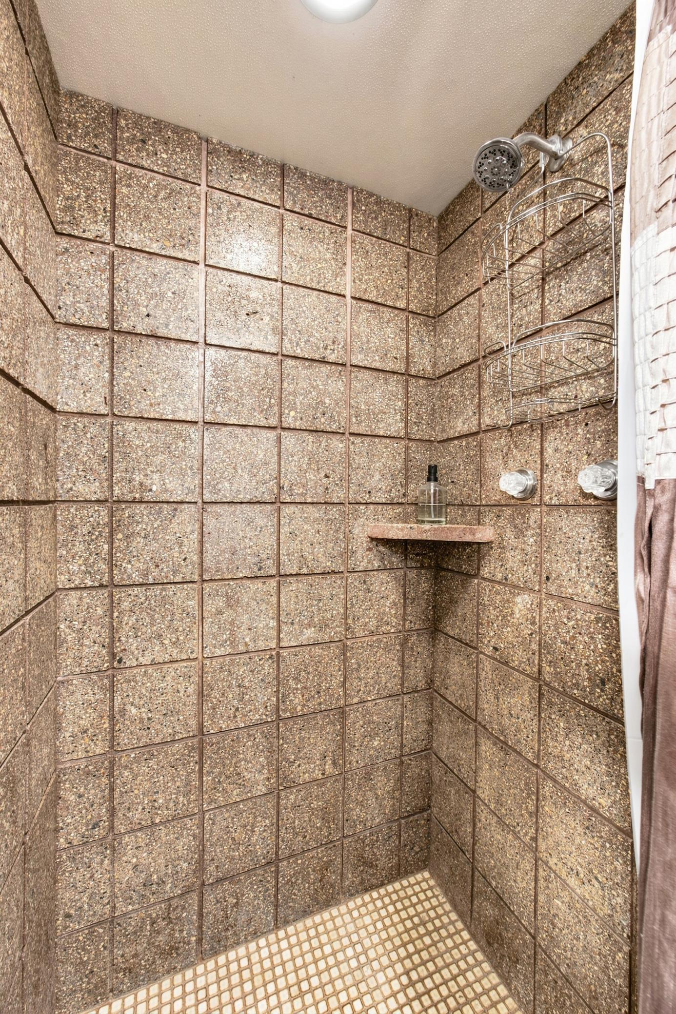 207 7th Avenue E Property Photo 22
