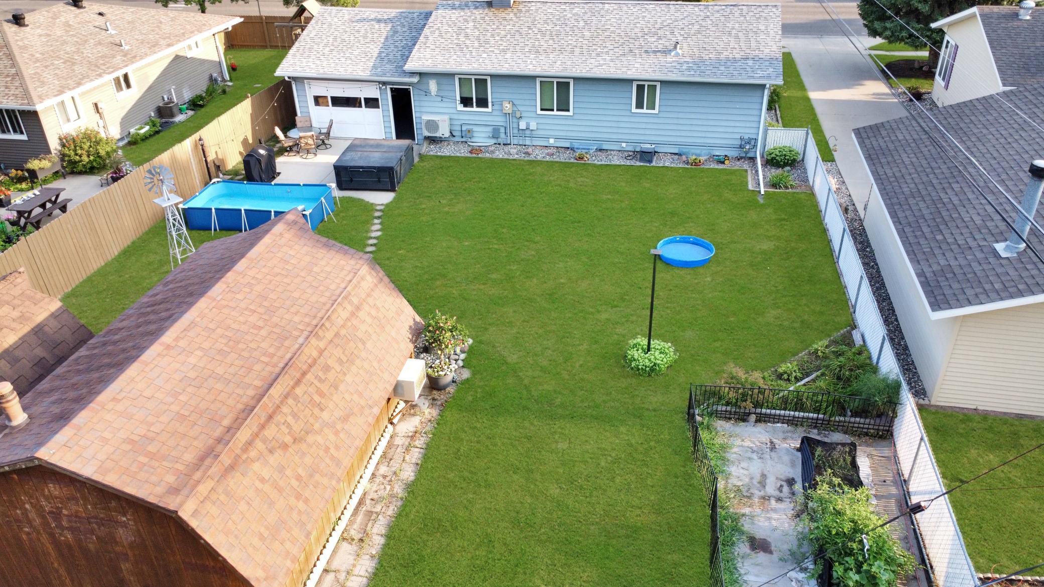 207 7th Avenue E Property Photo 32