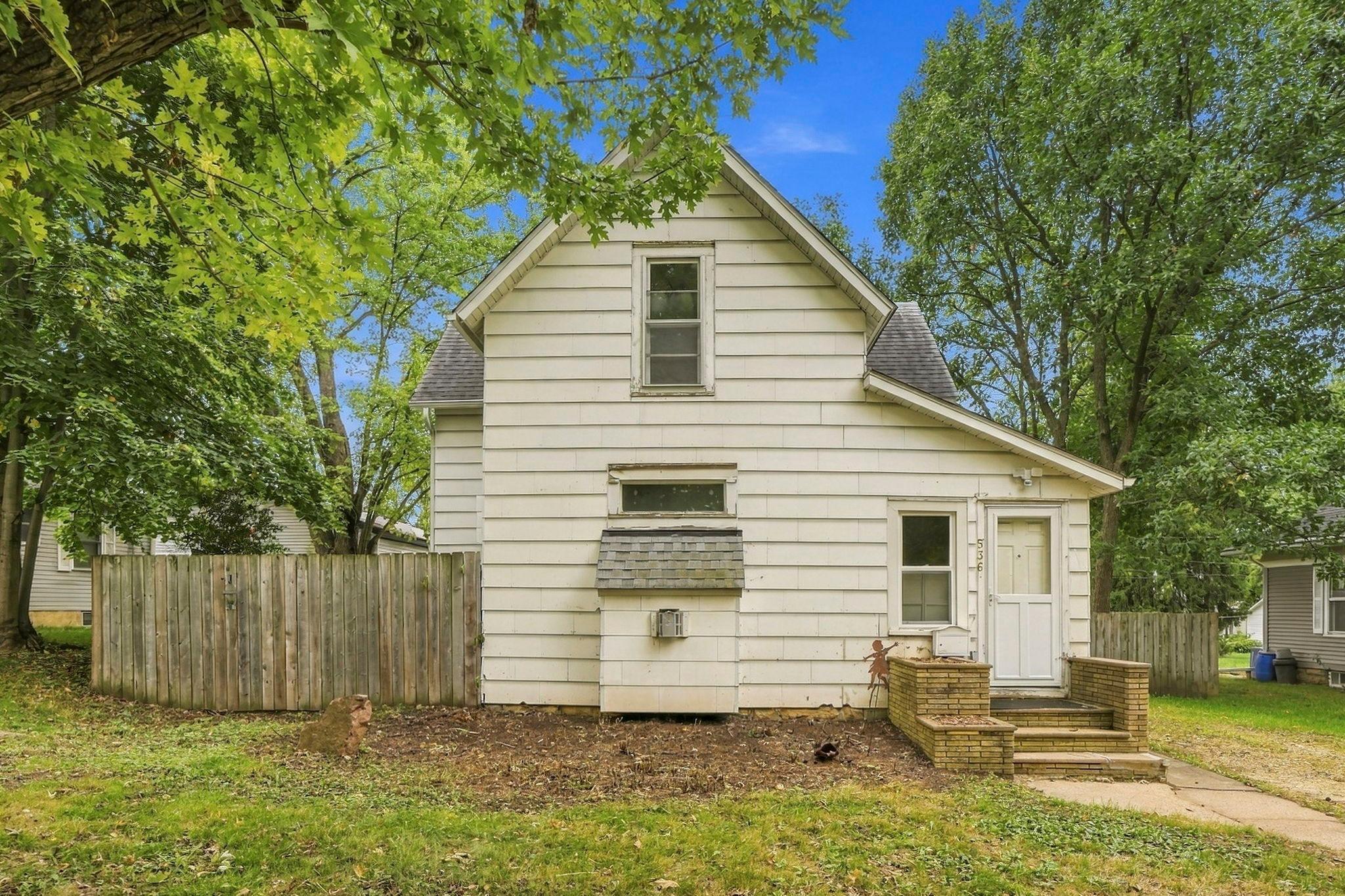 536 E Maple Street Property Photo 1