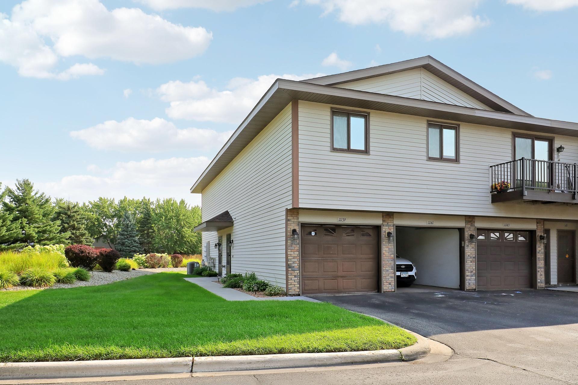 11139 Edgewood Circle N Property Photo 1