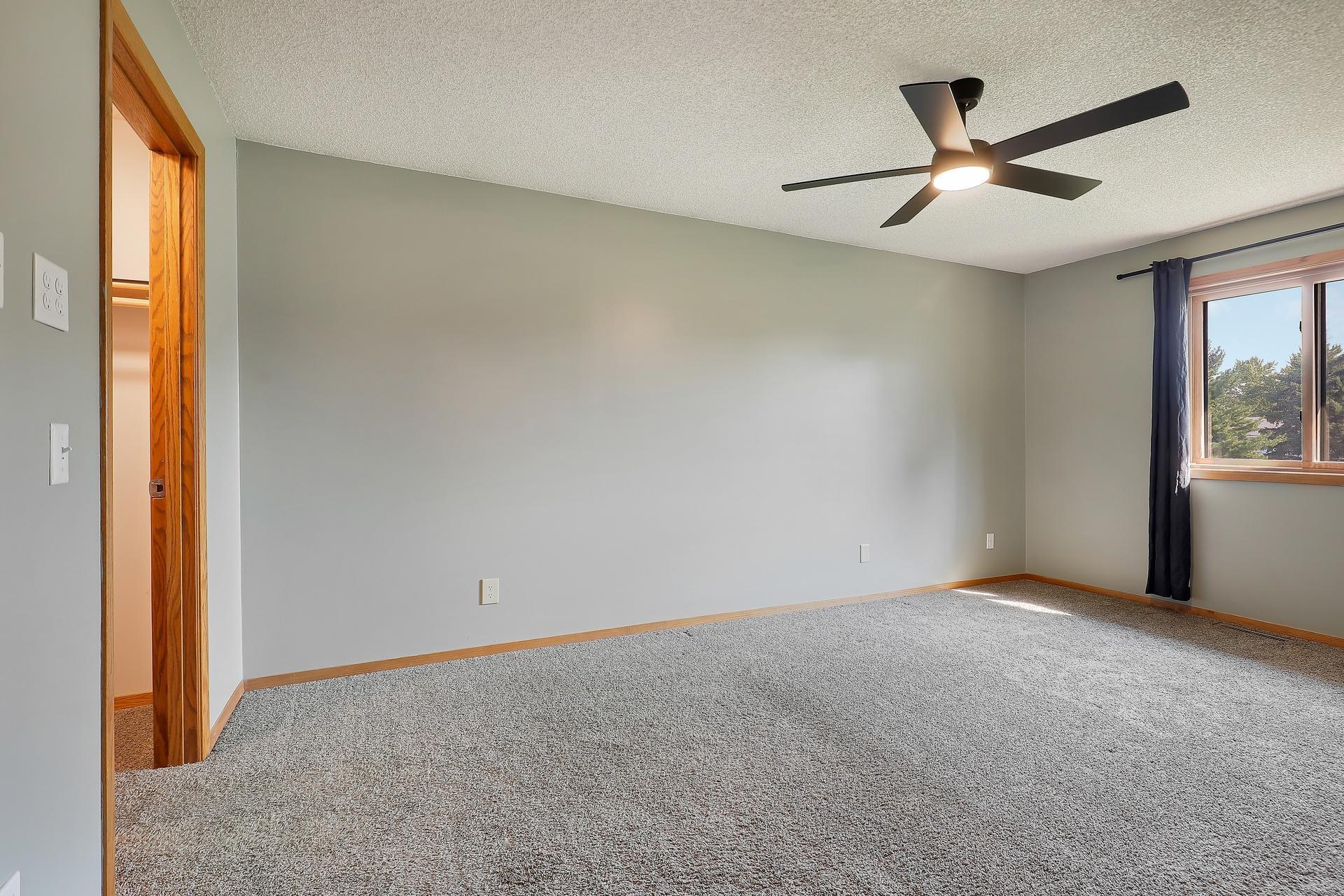 11139 Edgewood Circle N Property Photo 19