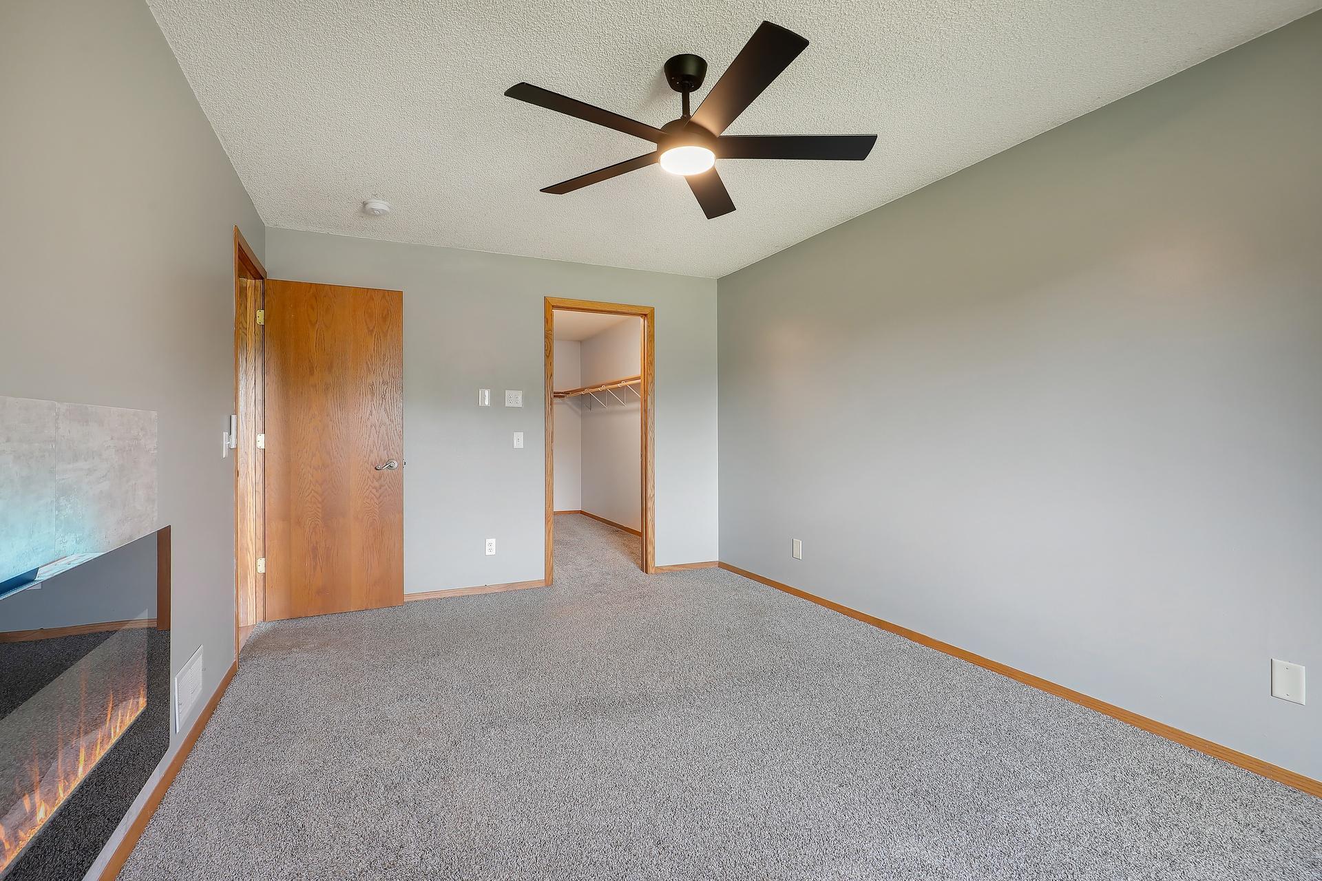 11139 Edgewood Circle N Property Photo 22