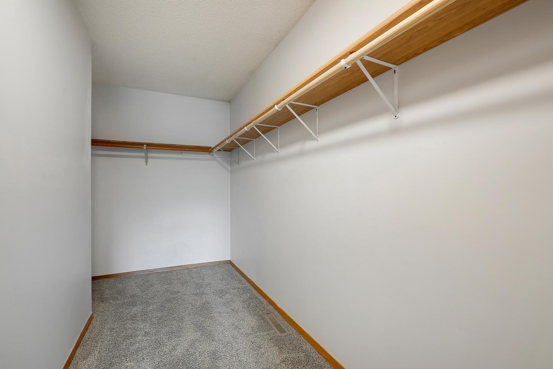 11139 Edgewood Circle N Property Photo 23