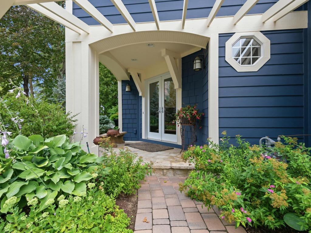 1310 Spruce Place Property Photo 6
