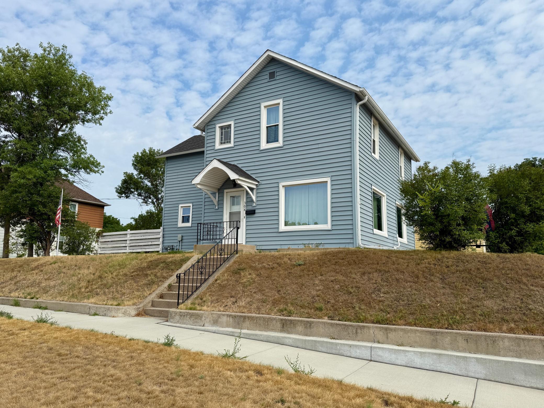 308 6th Street Nw Property Photo 1